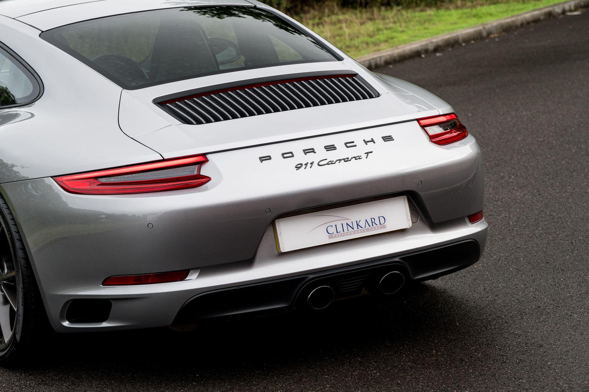 Porsche 911 view 30