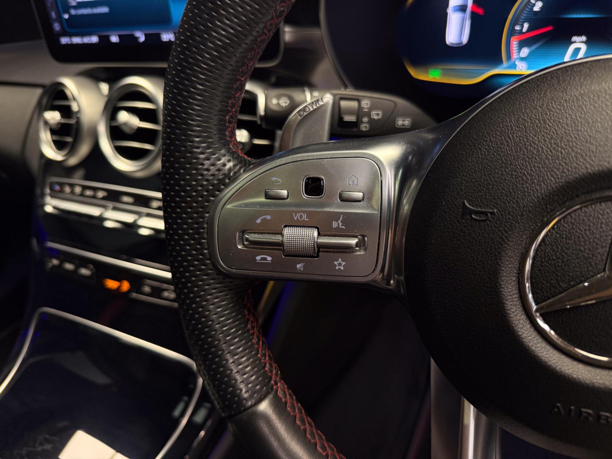 Mercedes-Benz C-Class view 34