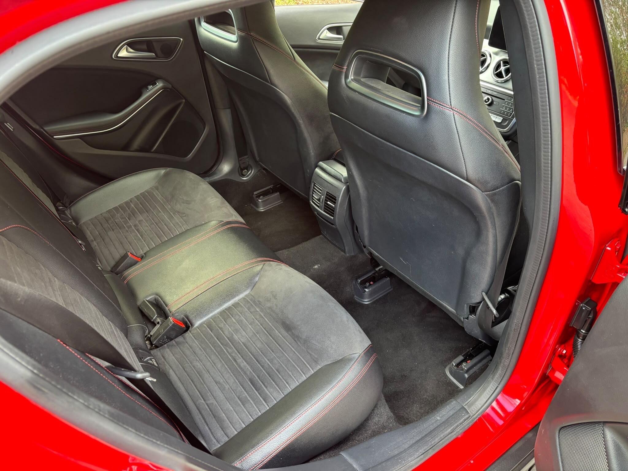 Mercedes-Benz Gla view 23