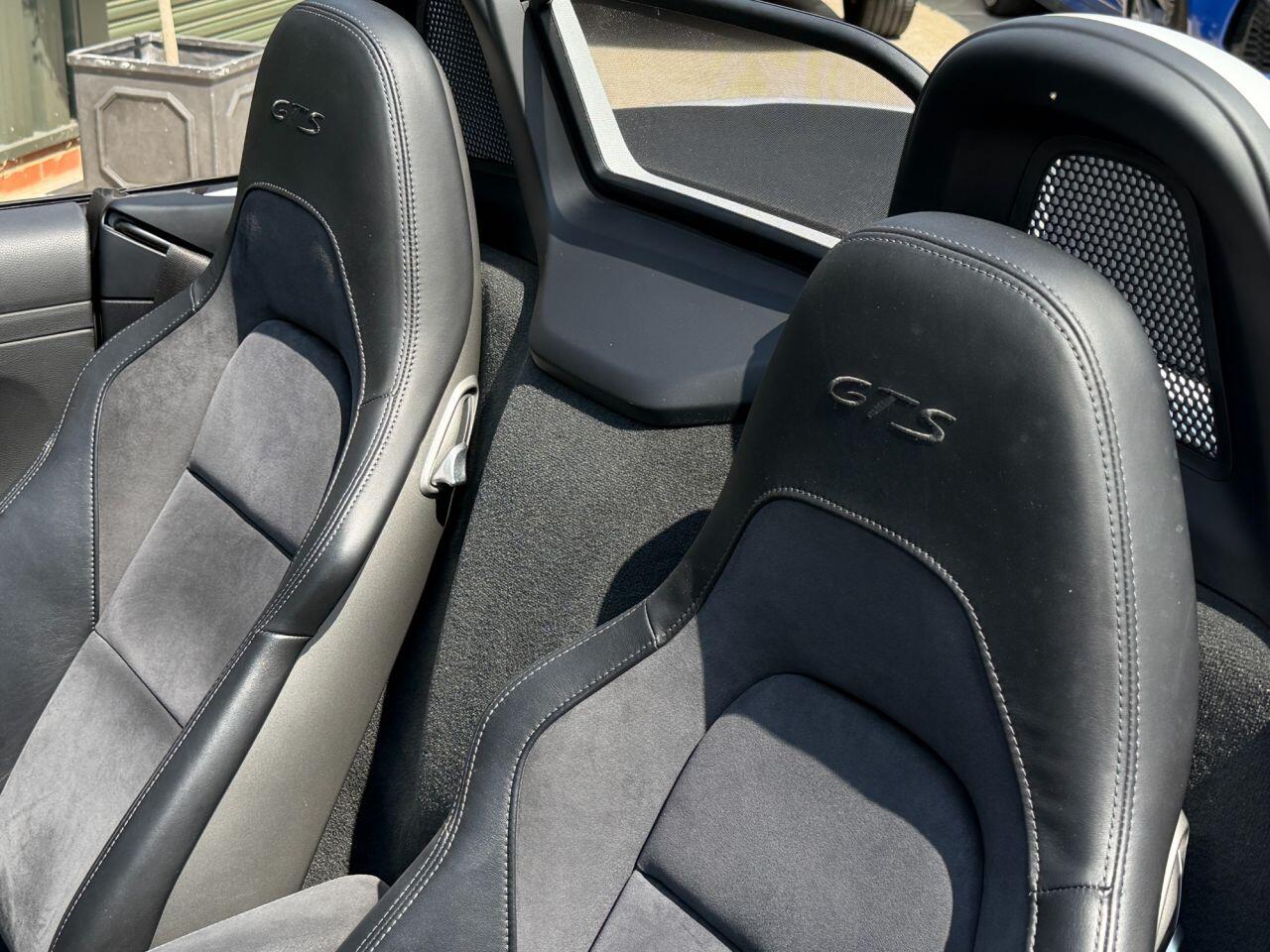 Porsche 718 Boxster view 27
