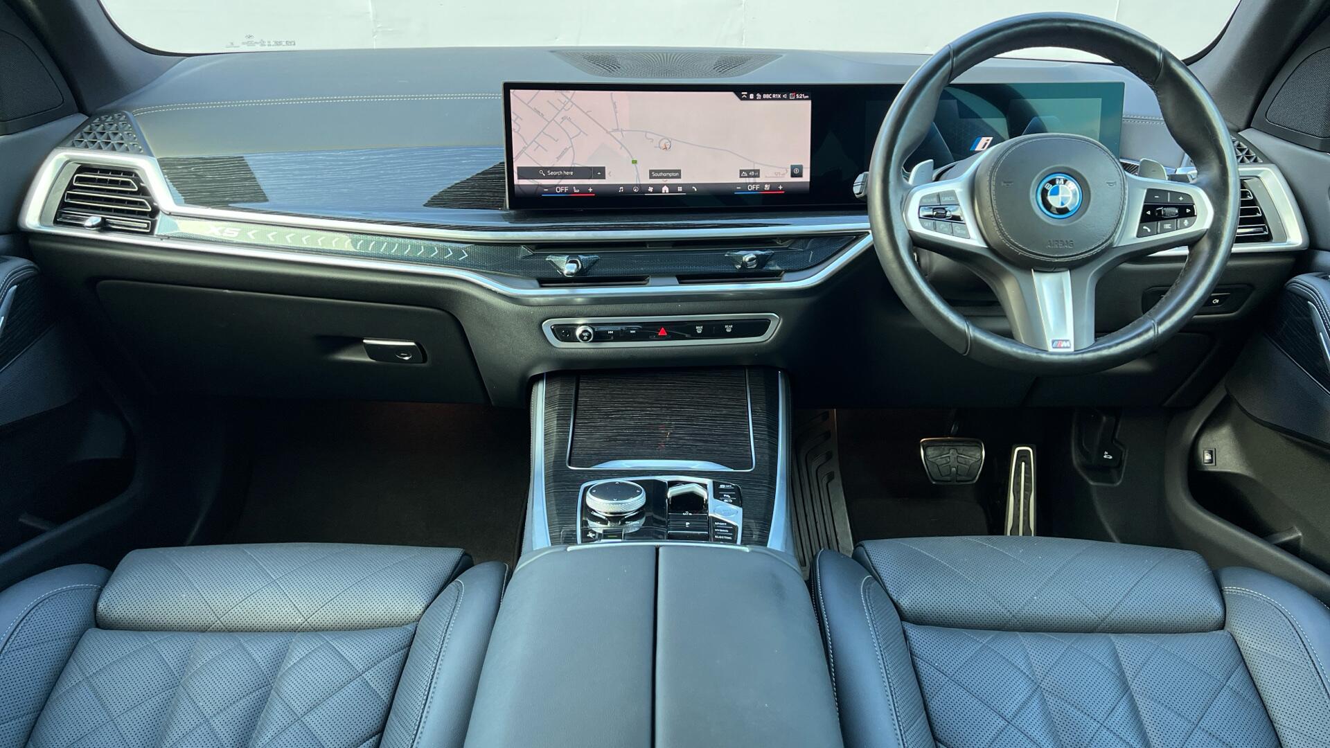BMW X5 view 4