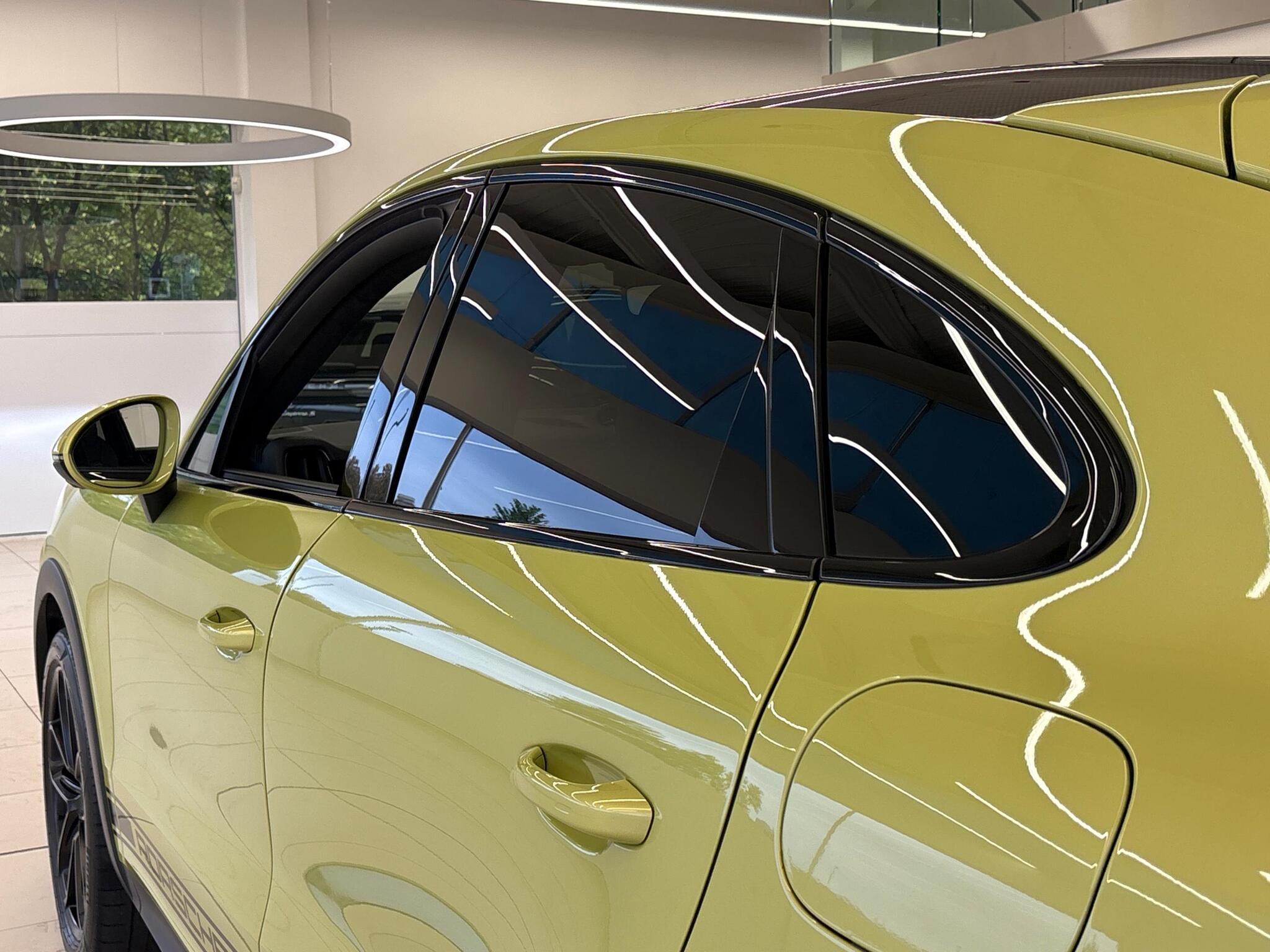 Porsche Cayenne view 34