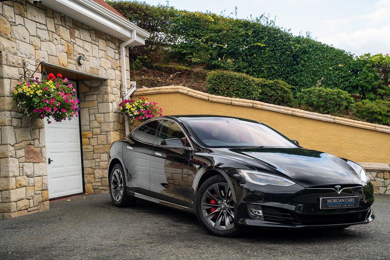 Tesla Model S view 24