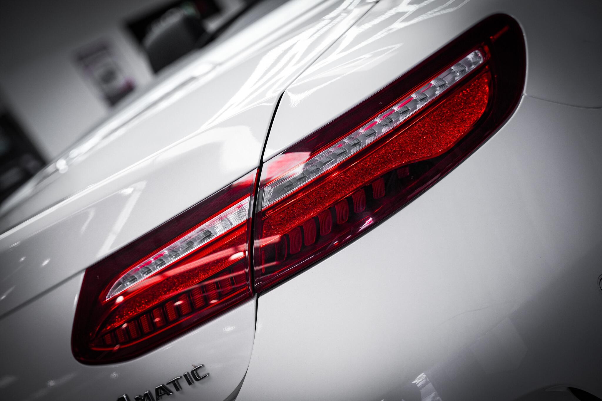 Mercedes-Benz E-Class view 35
