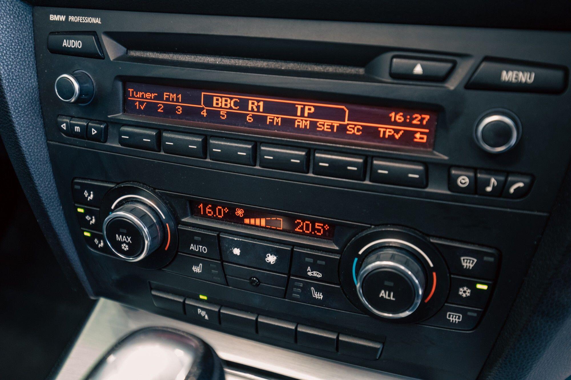 BMW 3 Series view 16