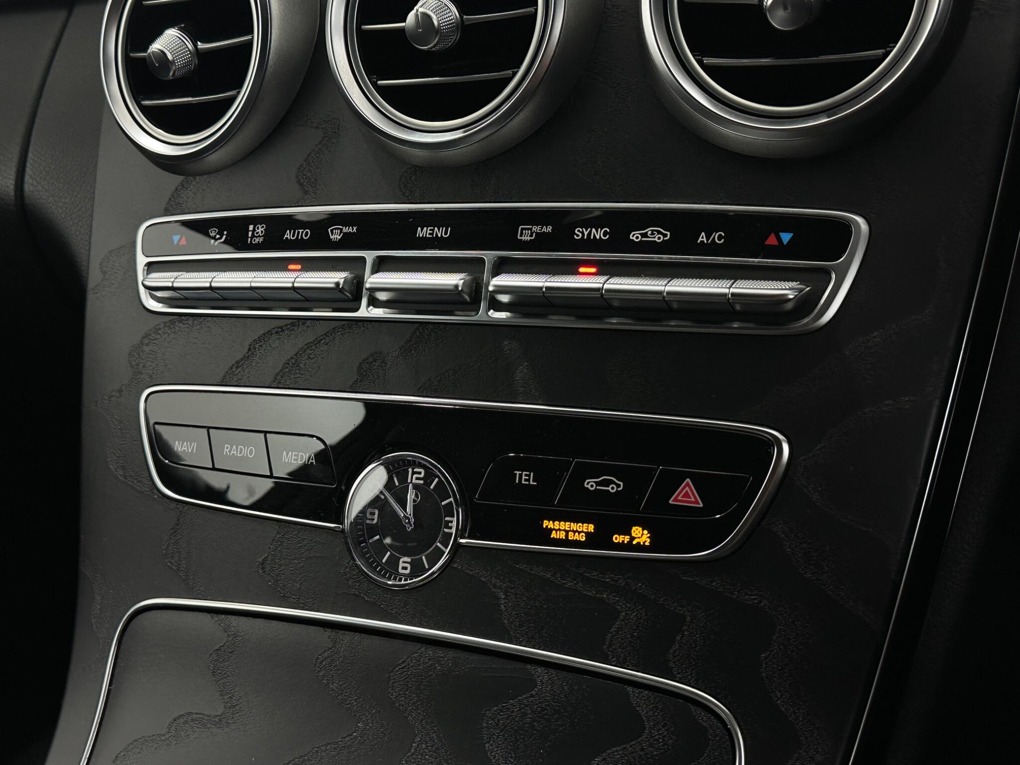 Mercedes-Benz C-Class view 21