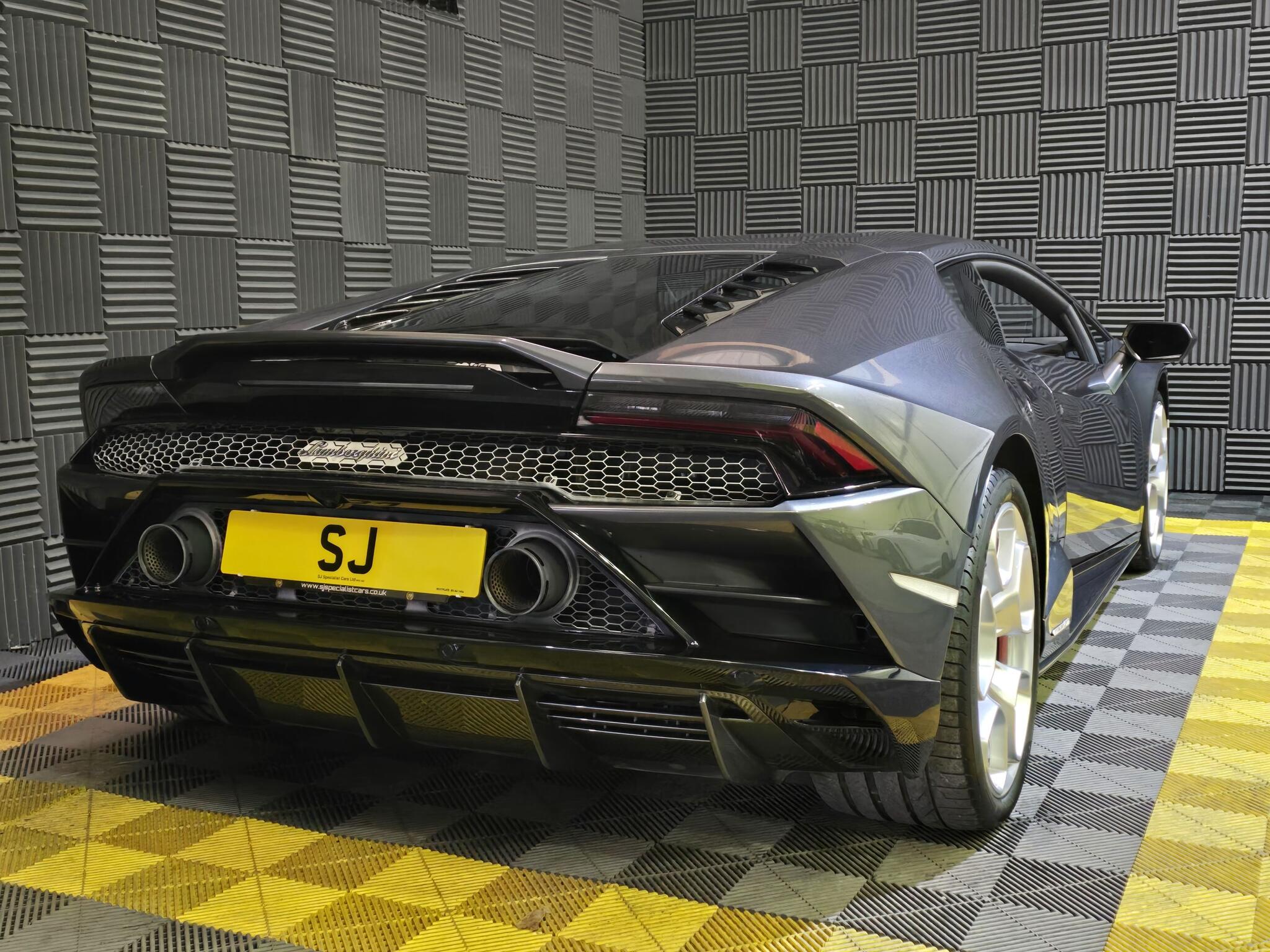 Lamborghini Huracan view 11