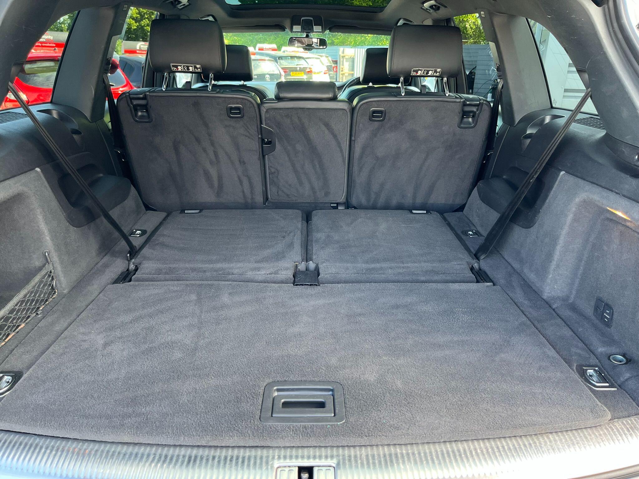 Audi Q7 view 42
