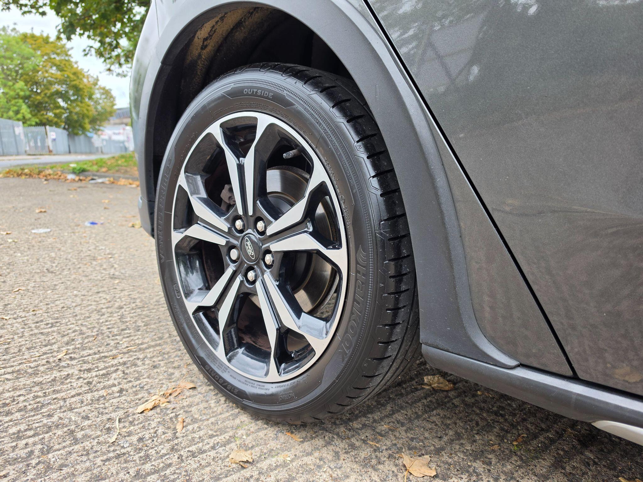 Ford Focus view 3