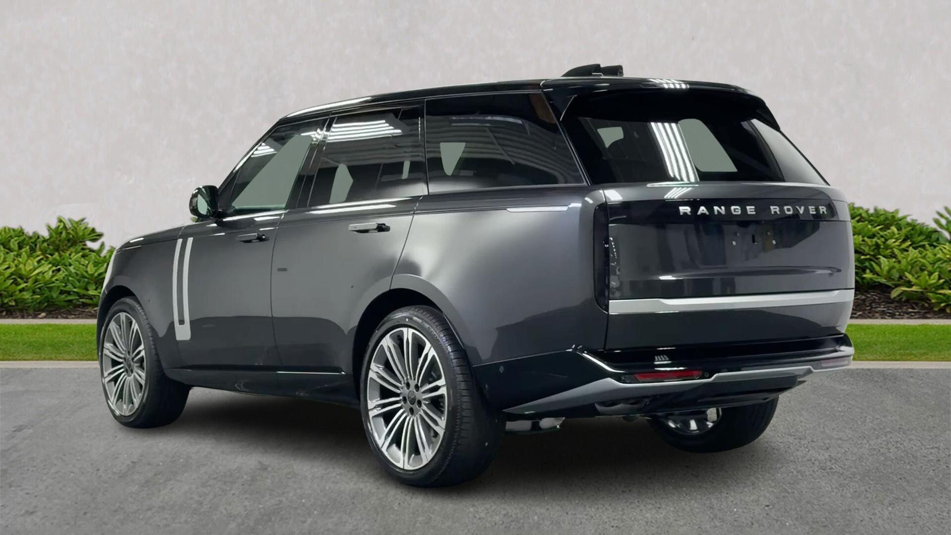 Land Rover Range Rover view 2