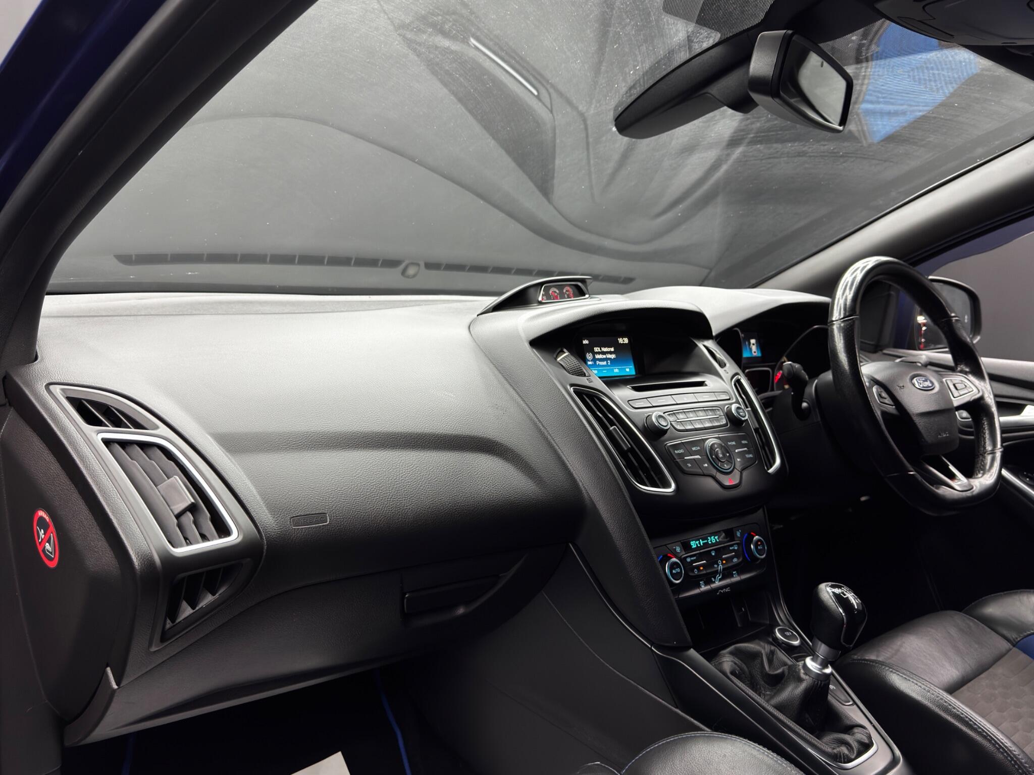 Ford Focus view 11