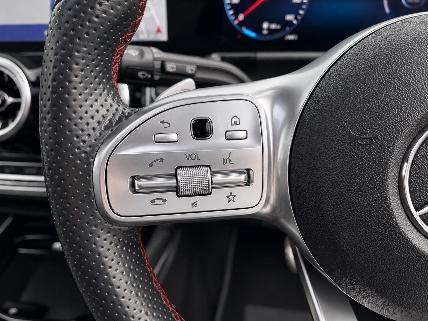 Mercedes-Benz GLA view 26