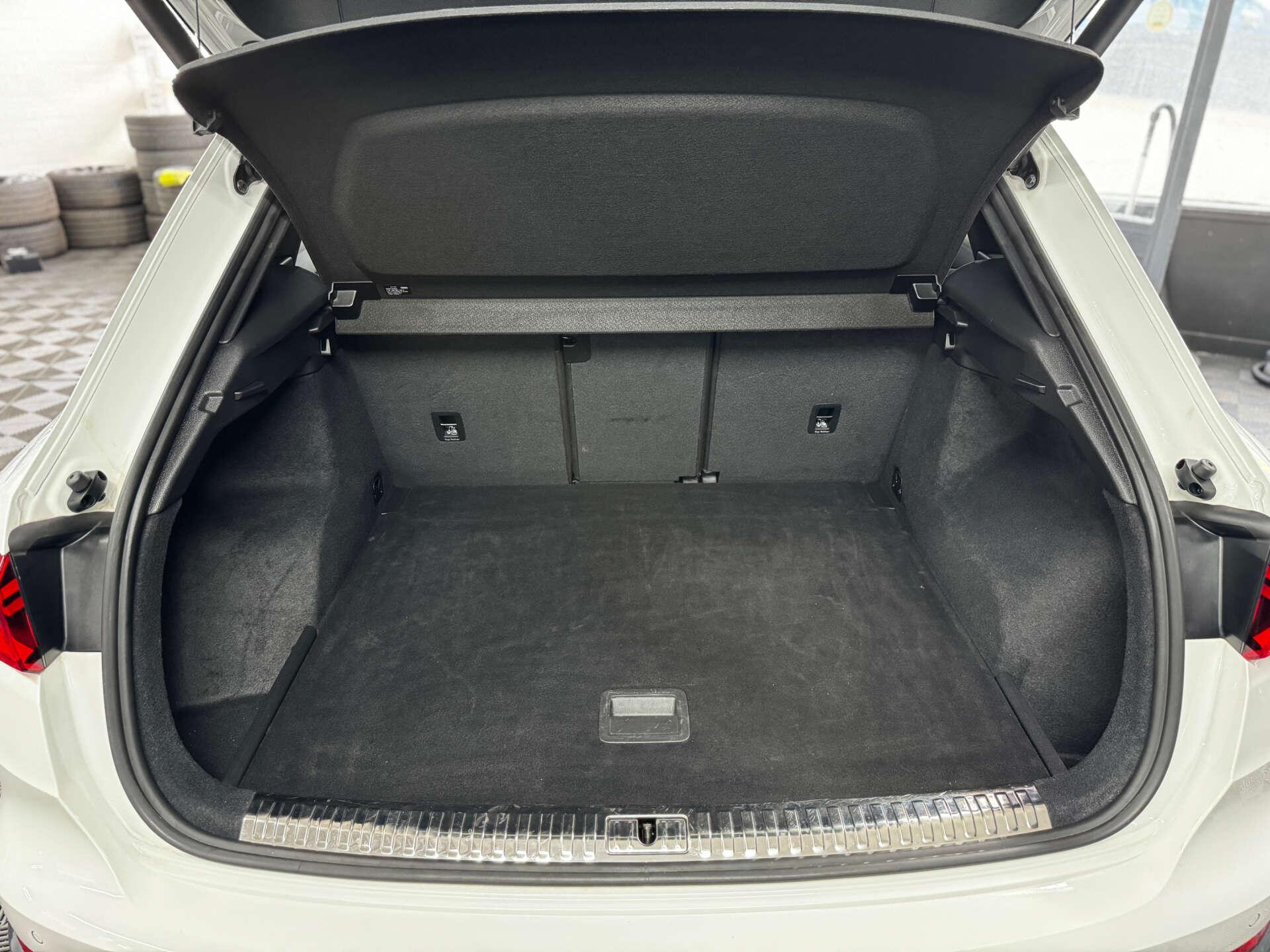 Audi Q3 view 56