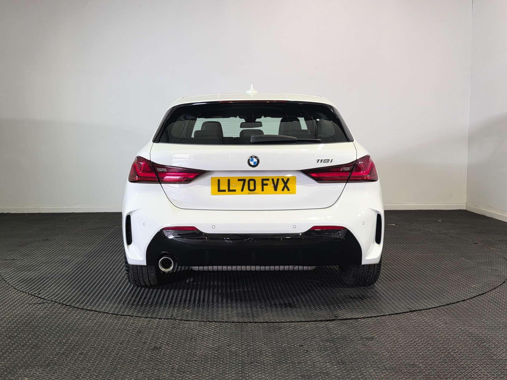 BMW 1 Series view 6