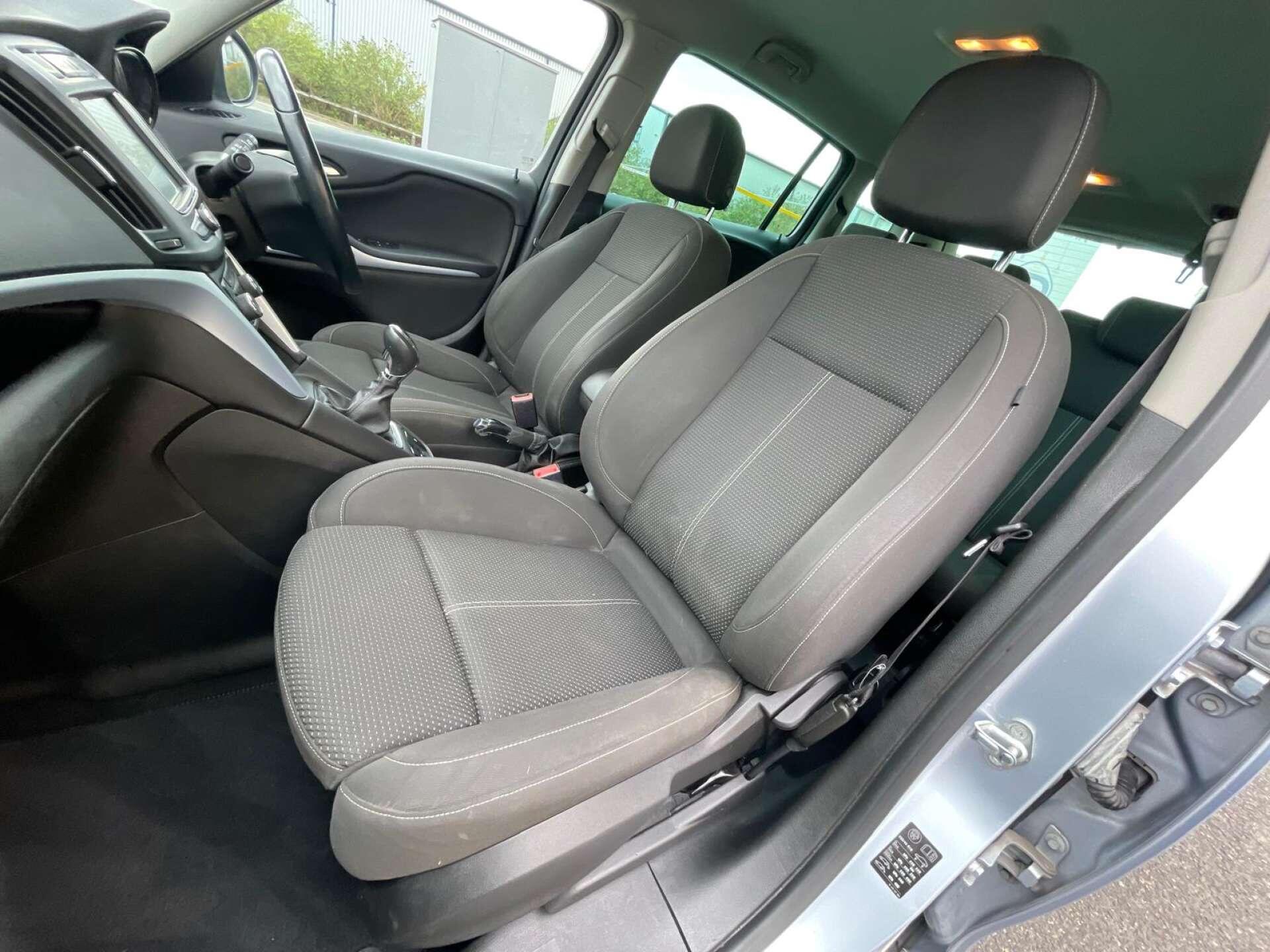 Vauxhall Zafira Tourer view 31