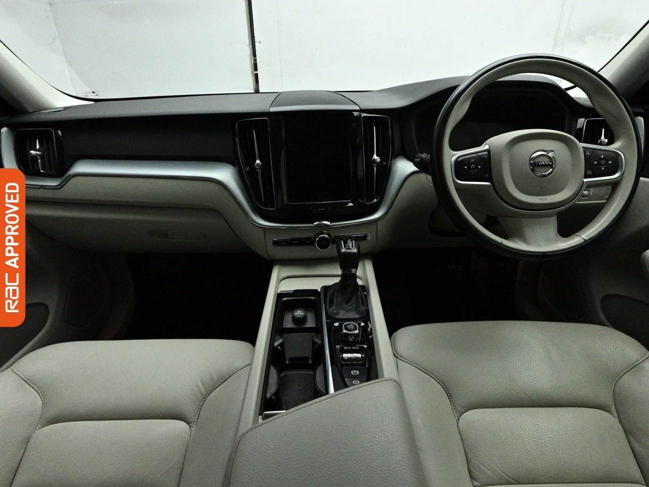 Volvo XC60 view 2