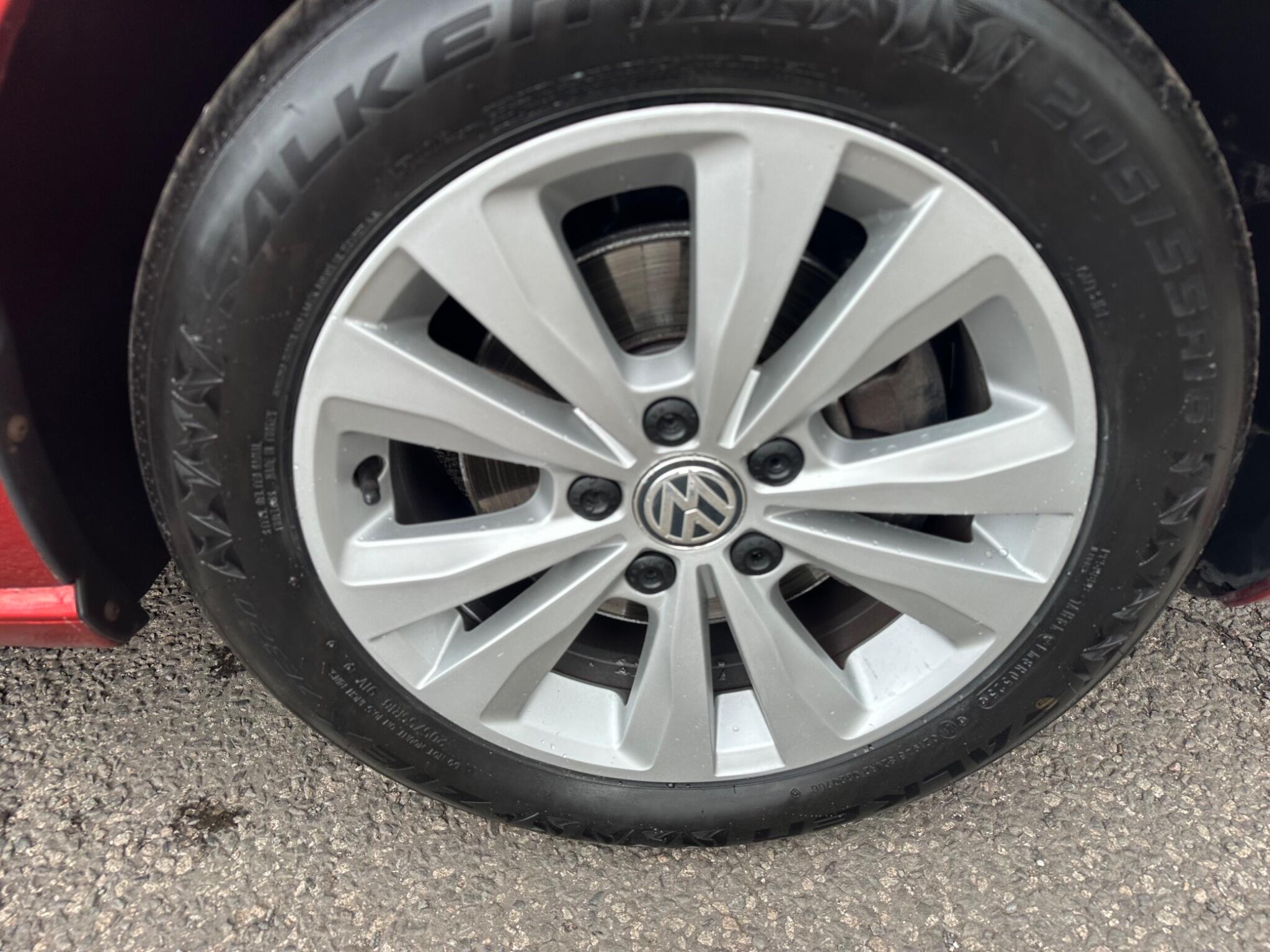 Volkswagen Golf view 34