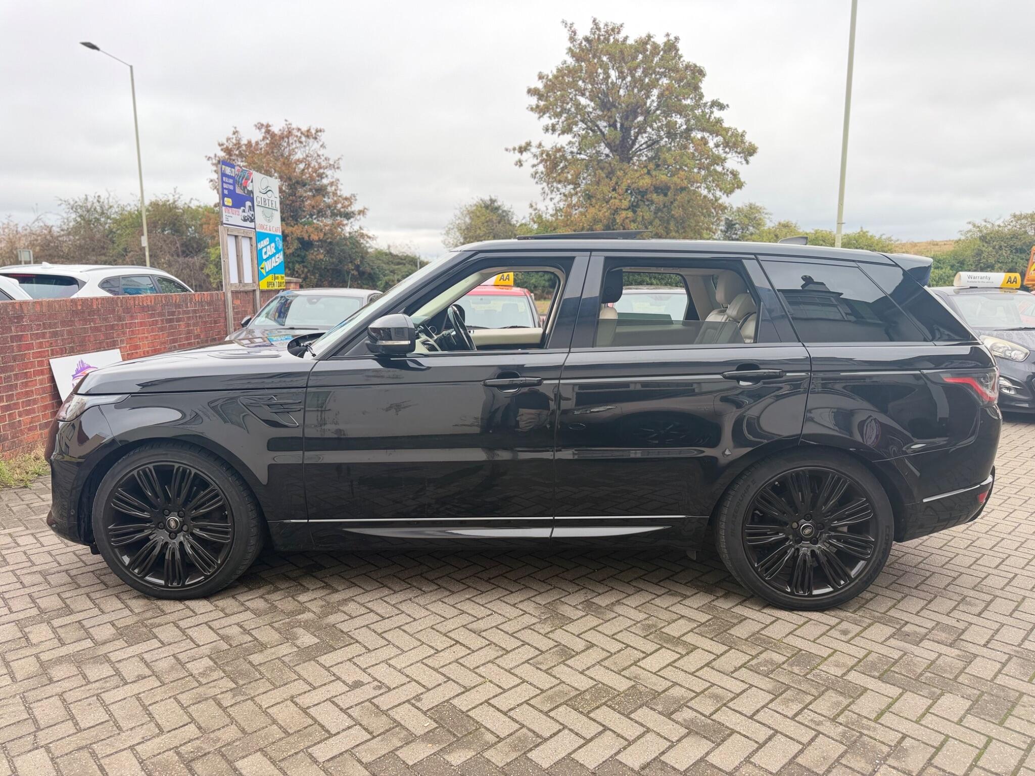 Land Rover Range Rover Sport view 9