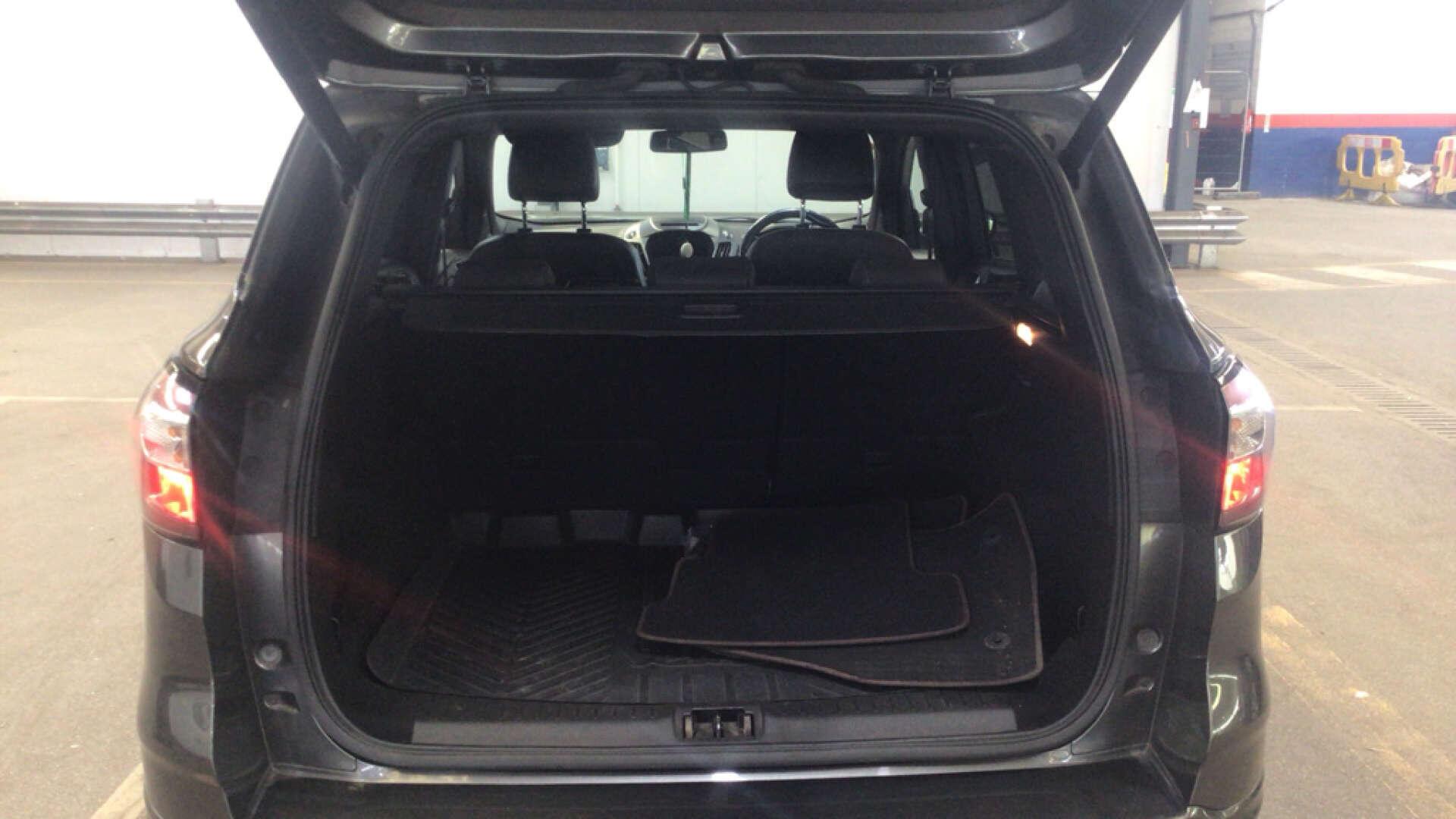 Ford Kuga view 10