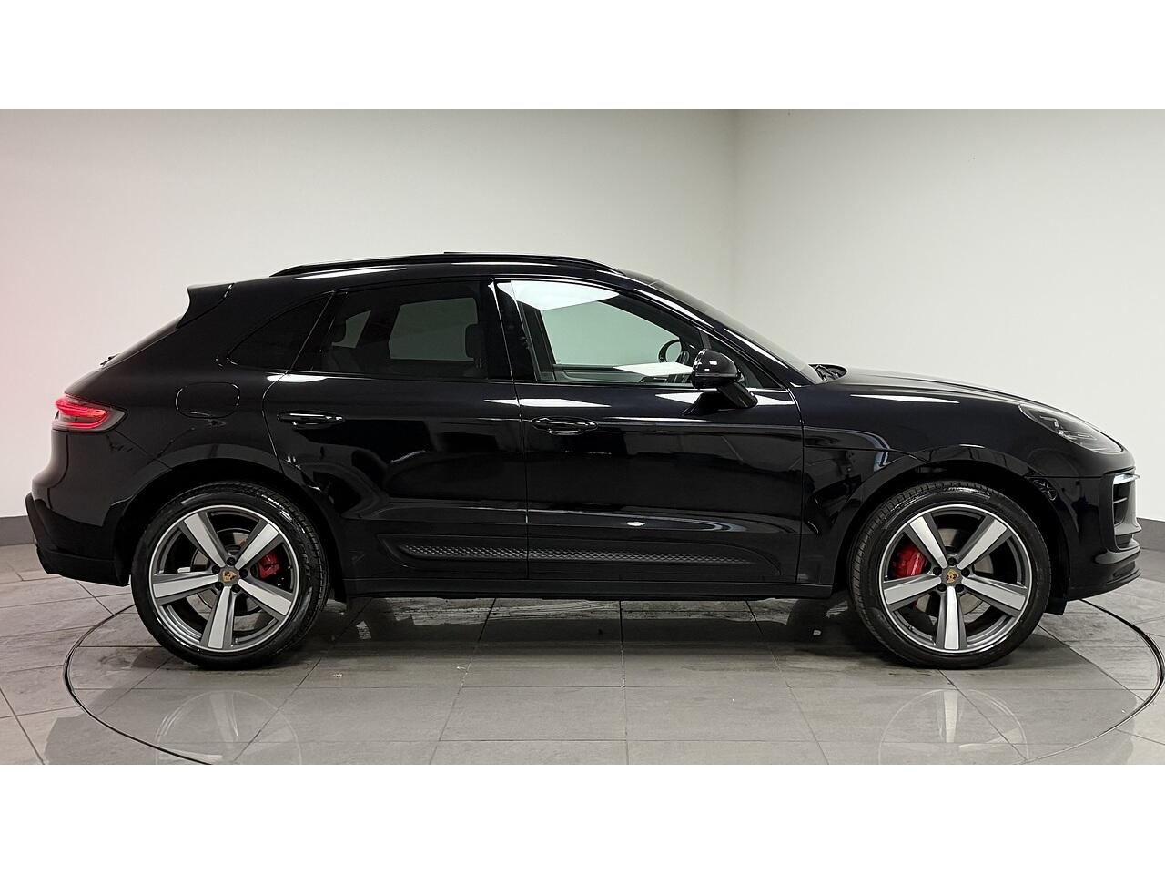 Porsche Macan view 10