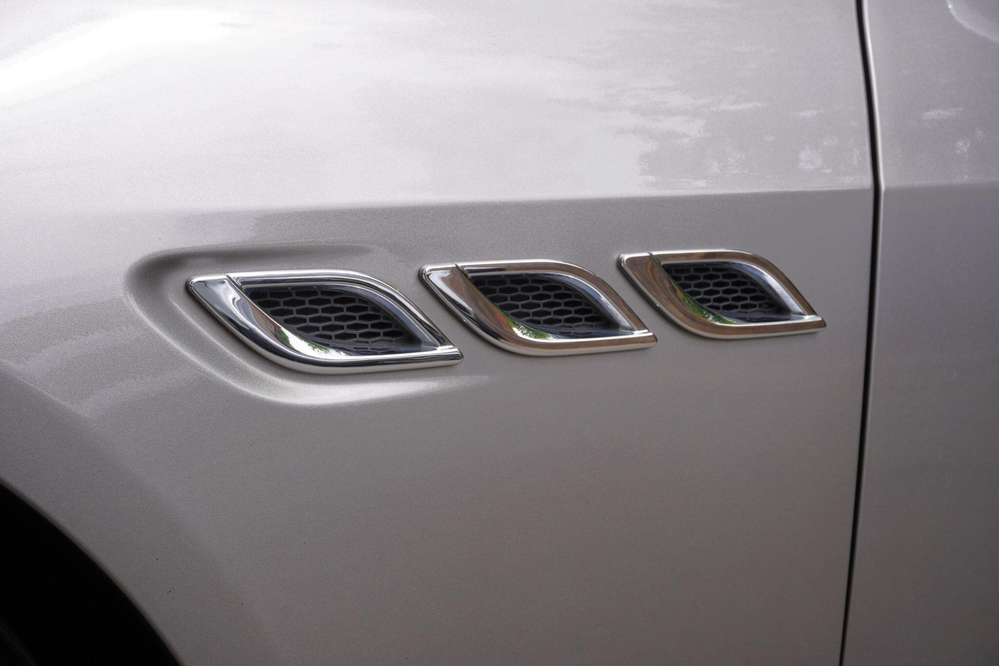 Maserati Quattroporte view 80