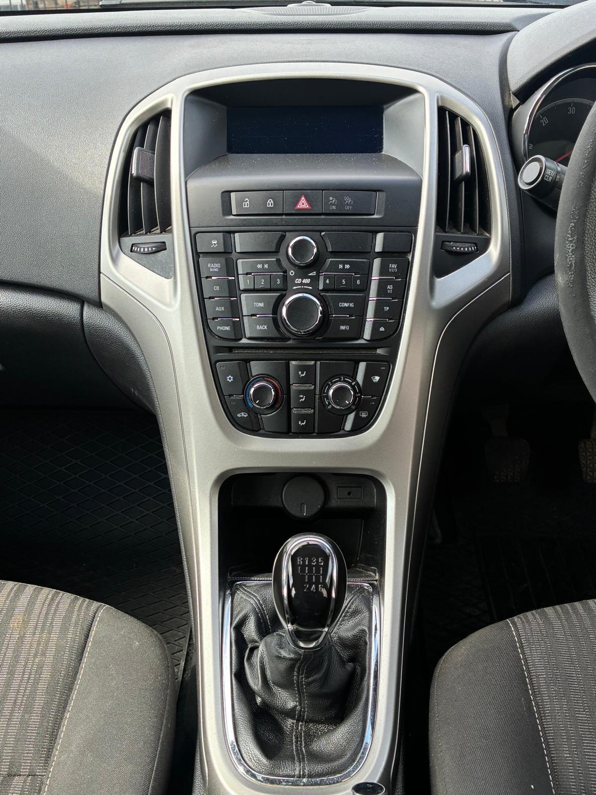 Vauxhall Astra view 21