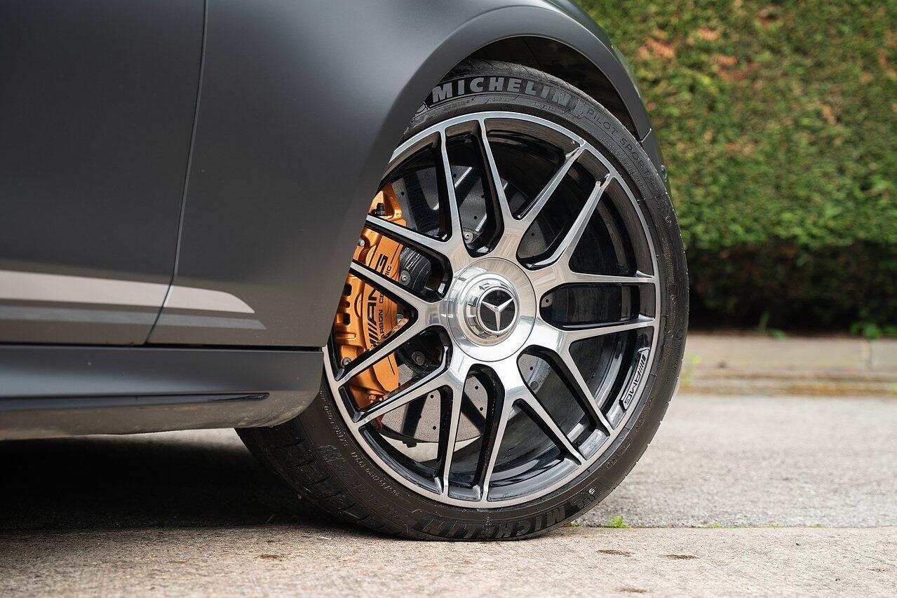 Mercedes-Benz E-Class view 26