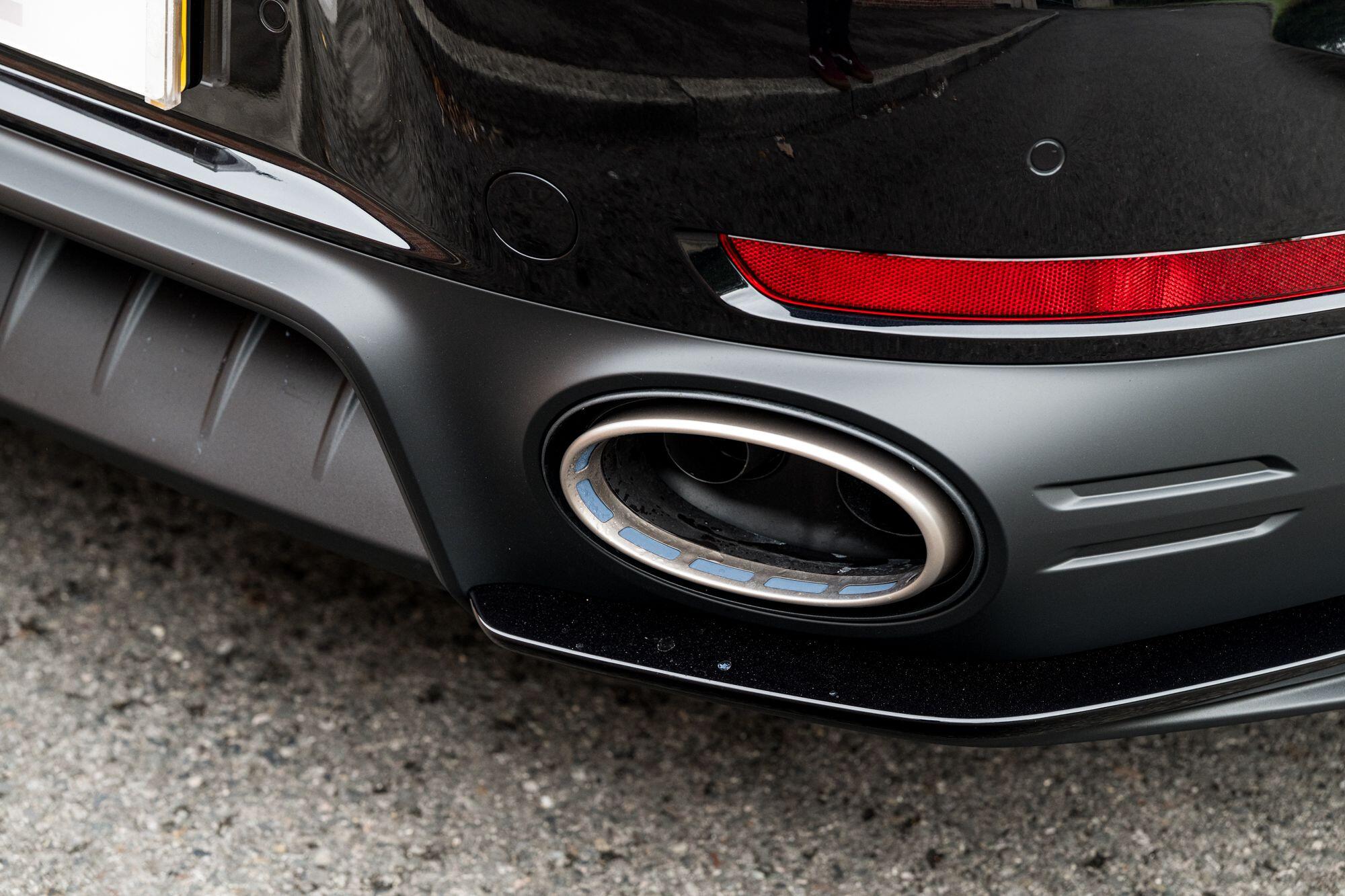 Porsche 911 view 32