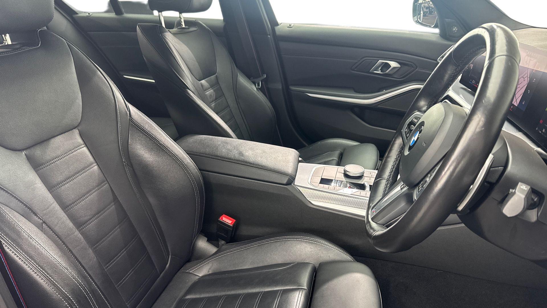 BMW 3 Series view 11