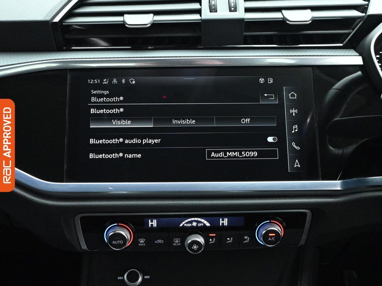 Audi Q3 view 15