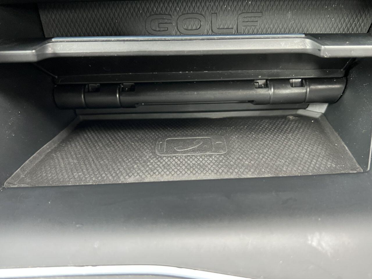 Volkswagen Golf view 34