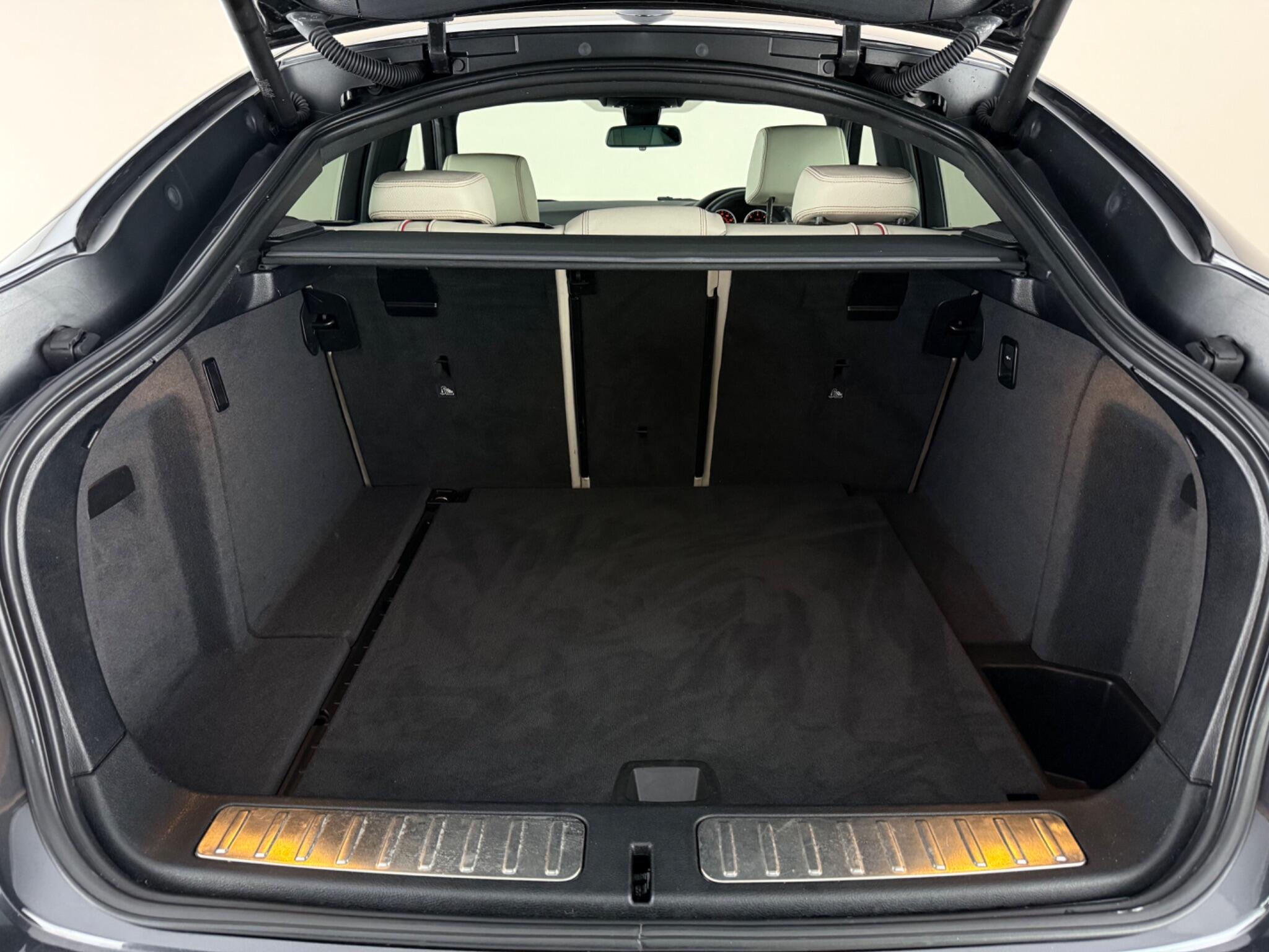 BMW X4 view 10