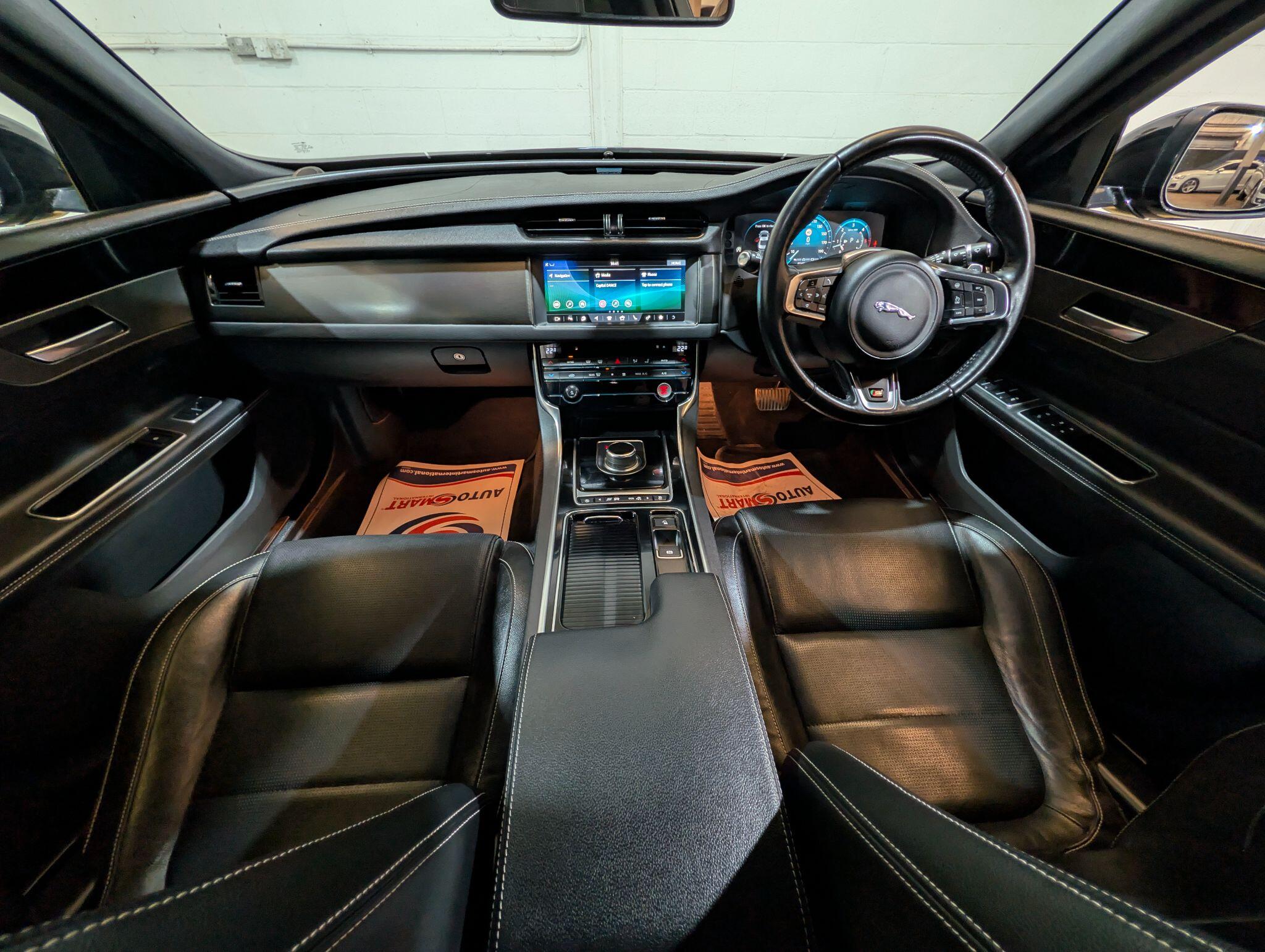 Jaguar XF view 63