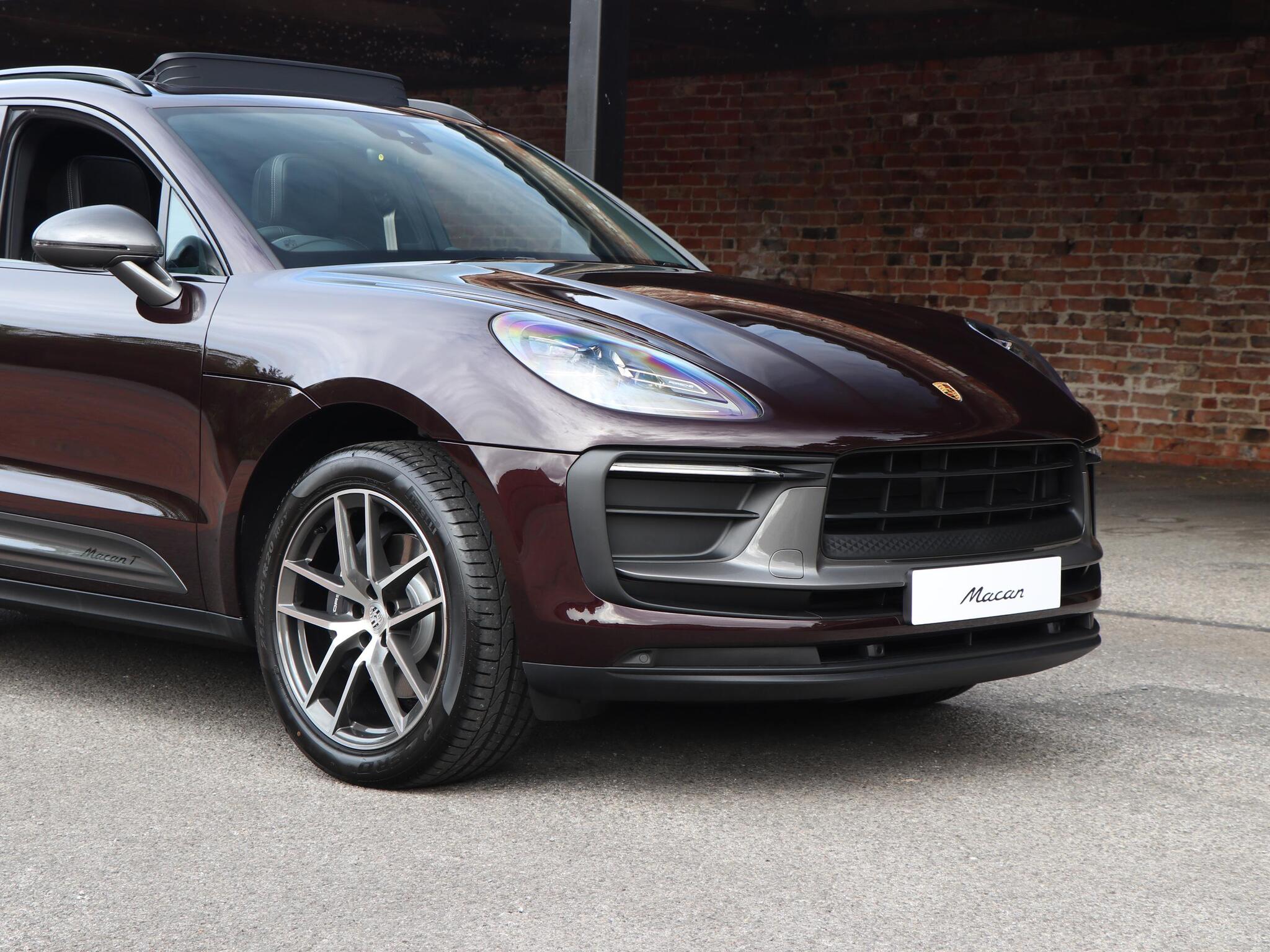 Porsche Macan view 13