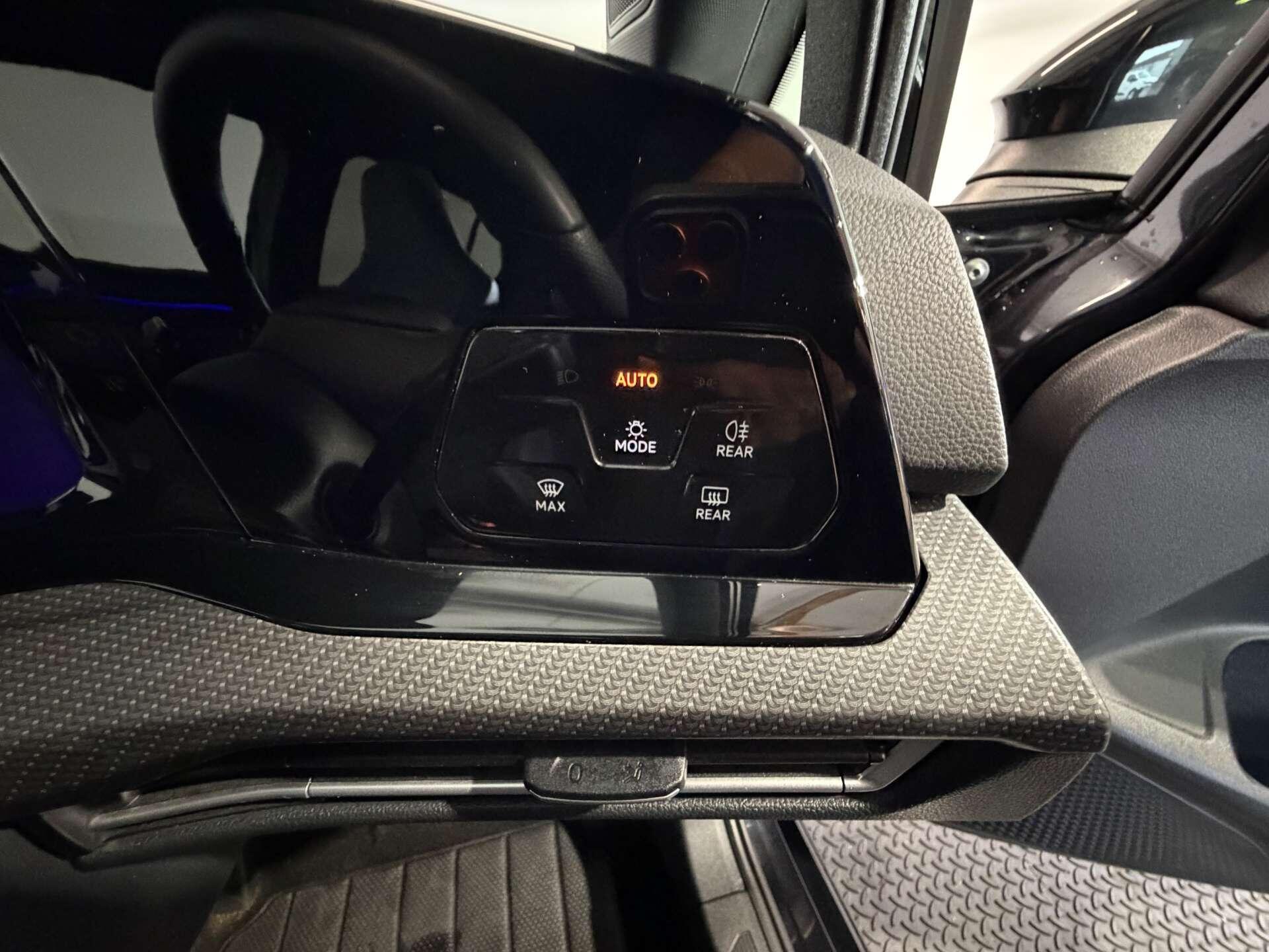 Volkswagen Golf view 17