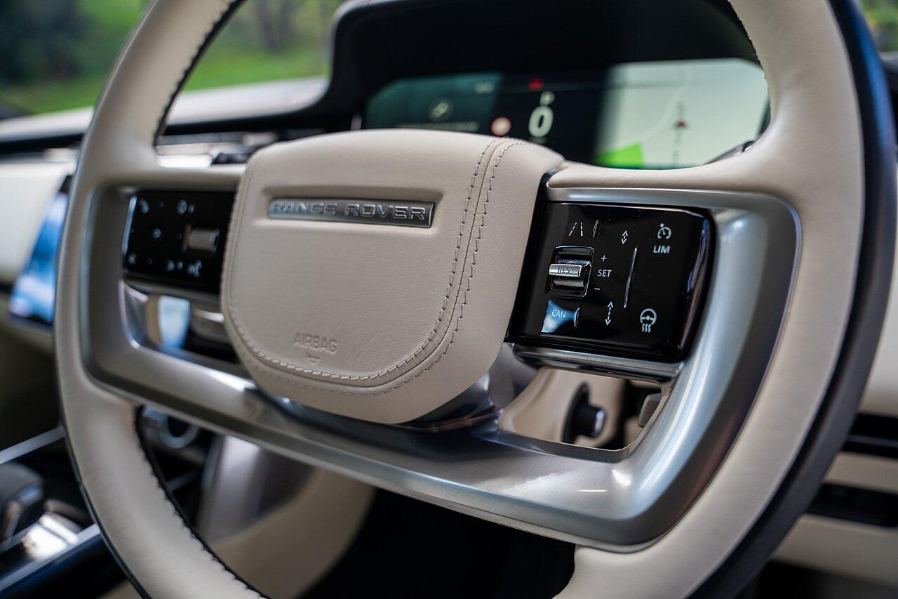 Land Rover Range Rover view 50