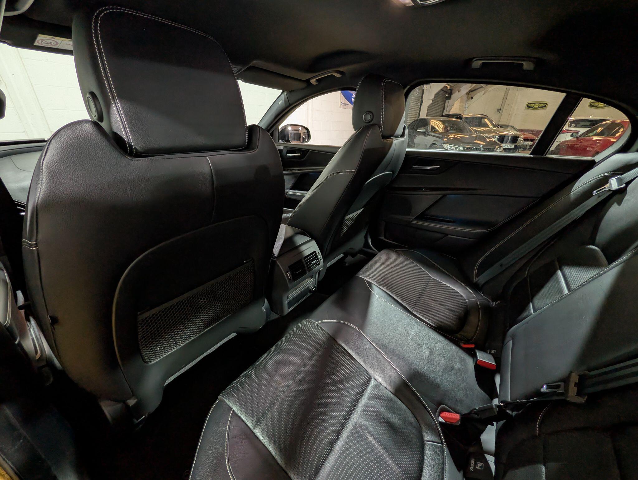 Jaguar Xe view 49