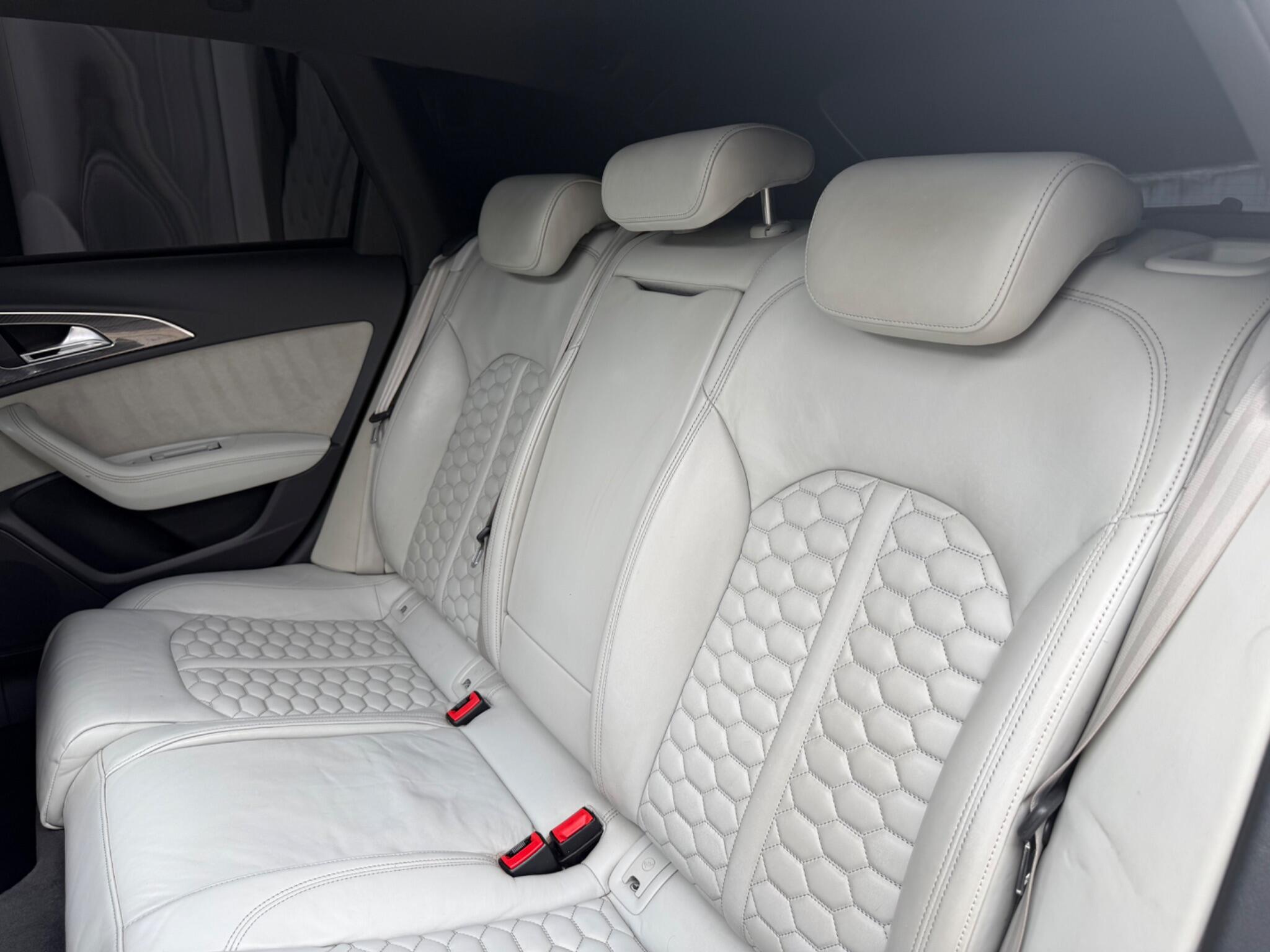 Audi RS6 view 30