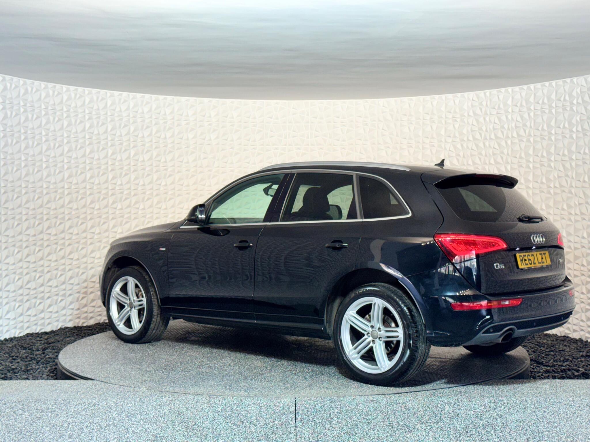 Audi Q5 view 17