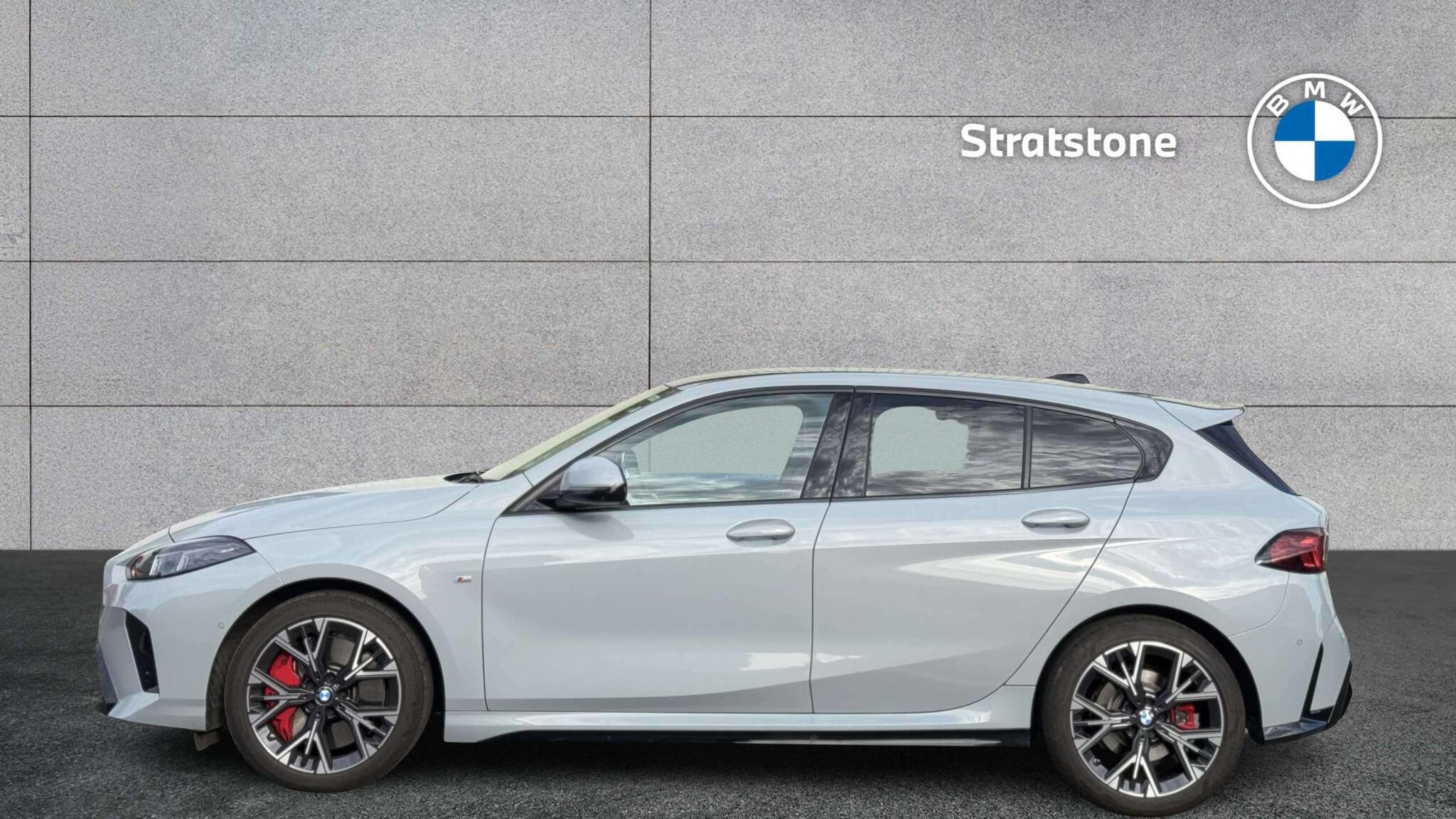 BMW 1 Series view 3