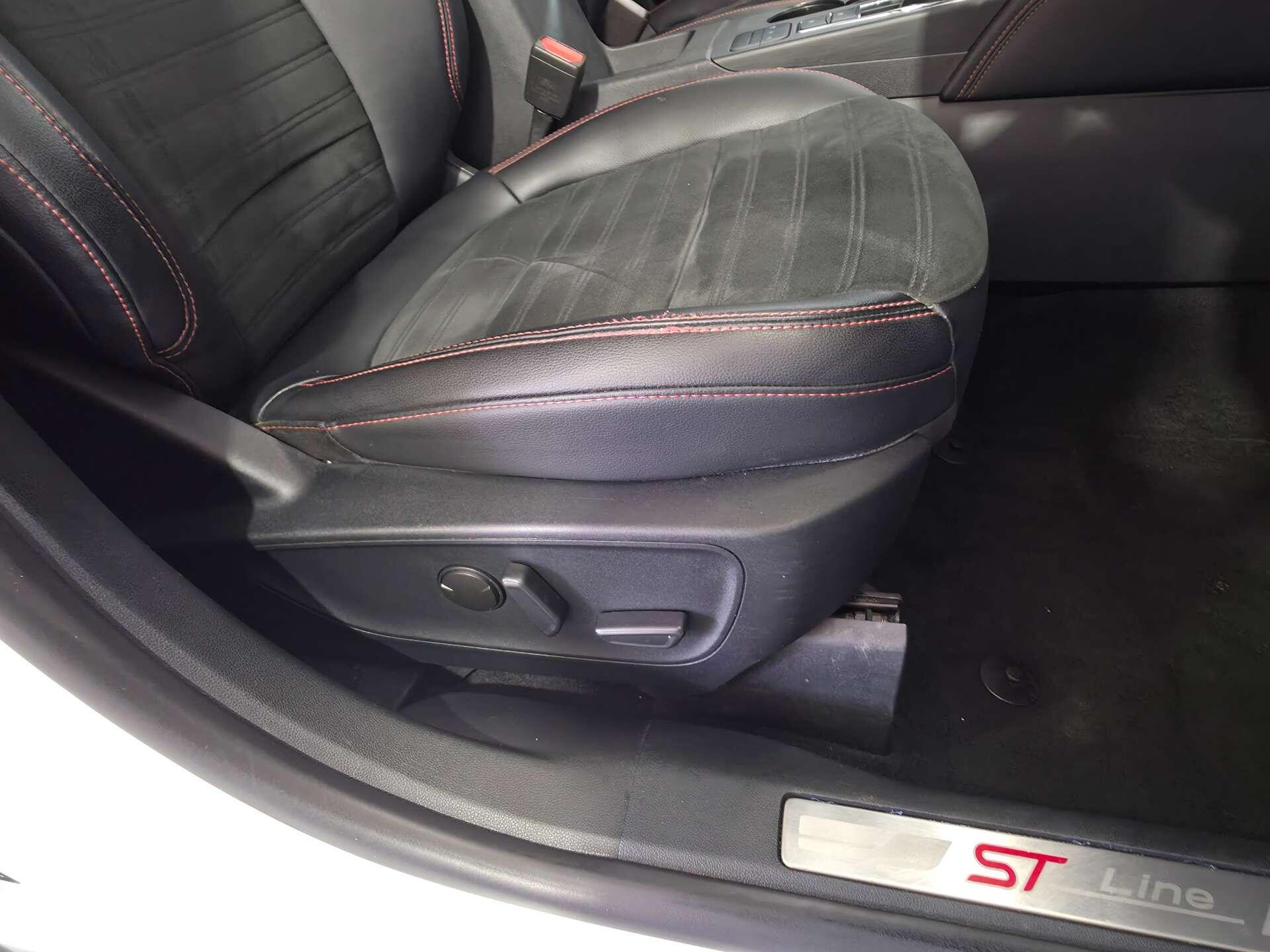Ford Kuga view 22