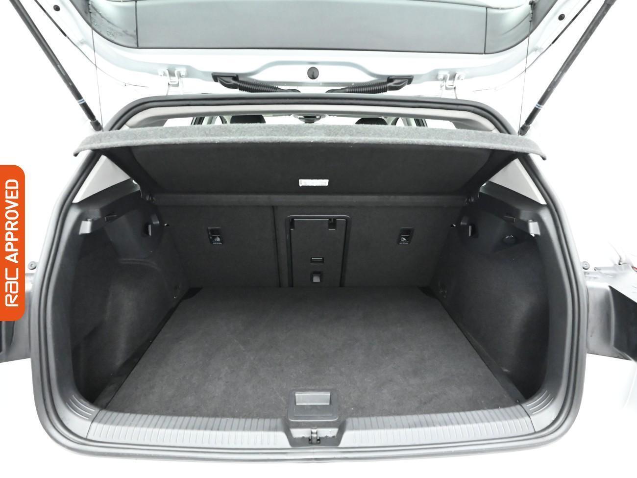 Volkswagen Golf view 22