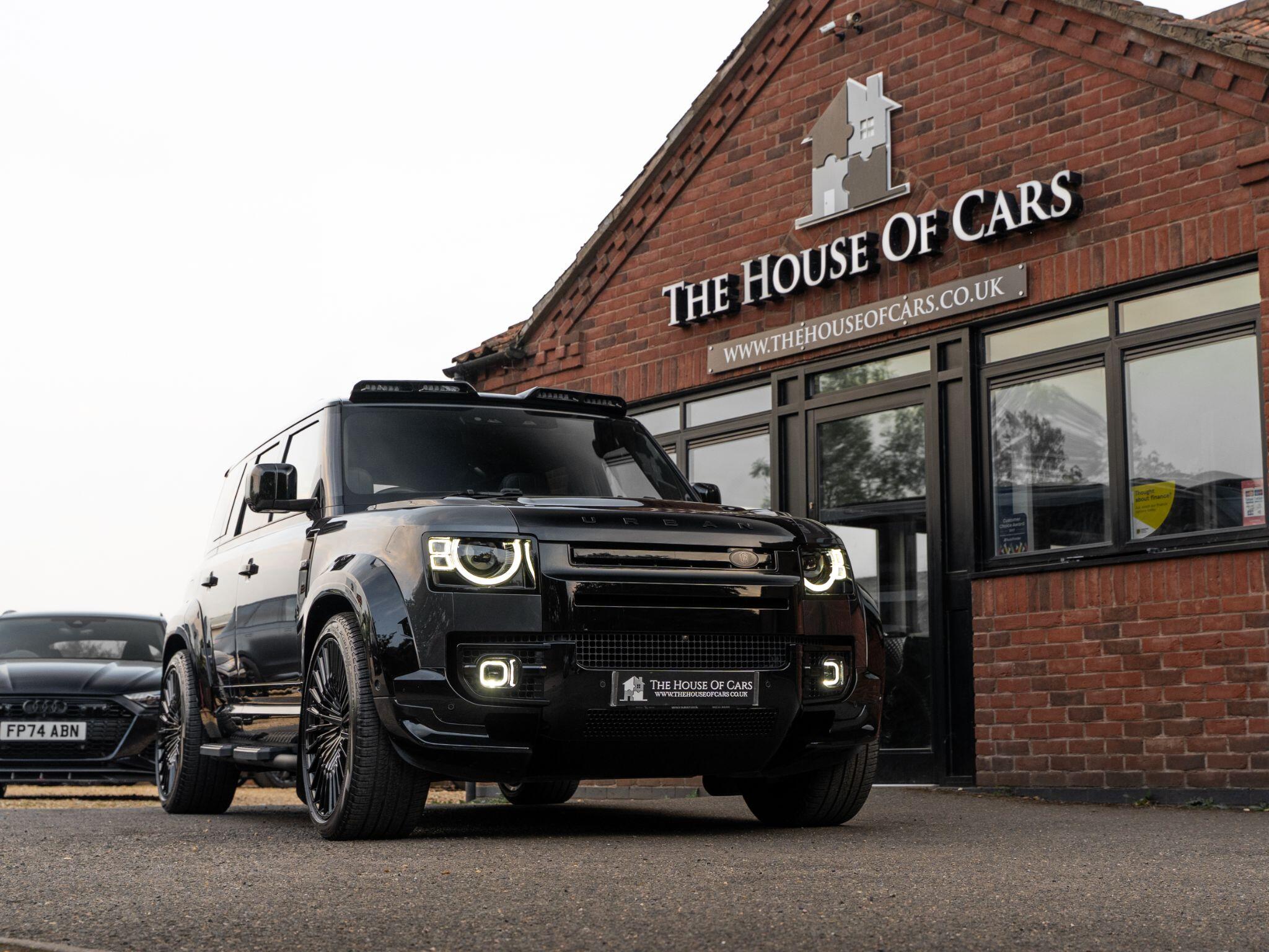 Land Rover Defender 110 view 3