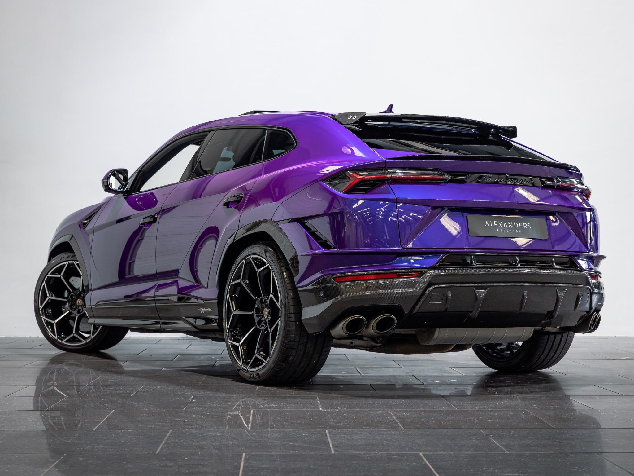 Lamborghini Urus view 8