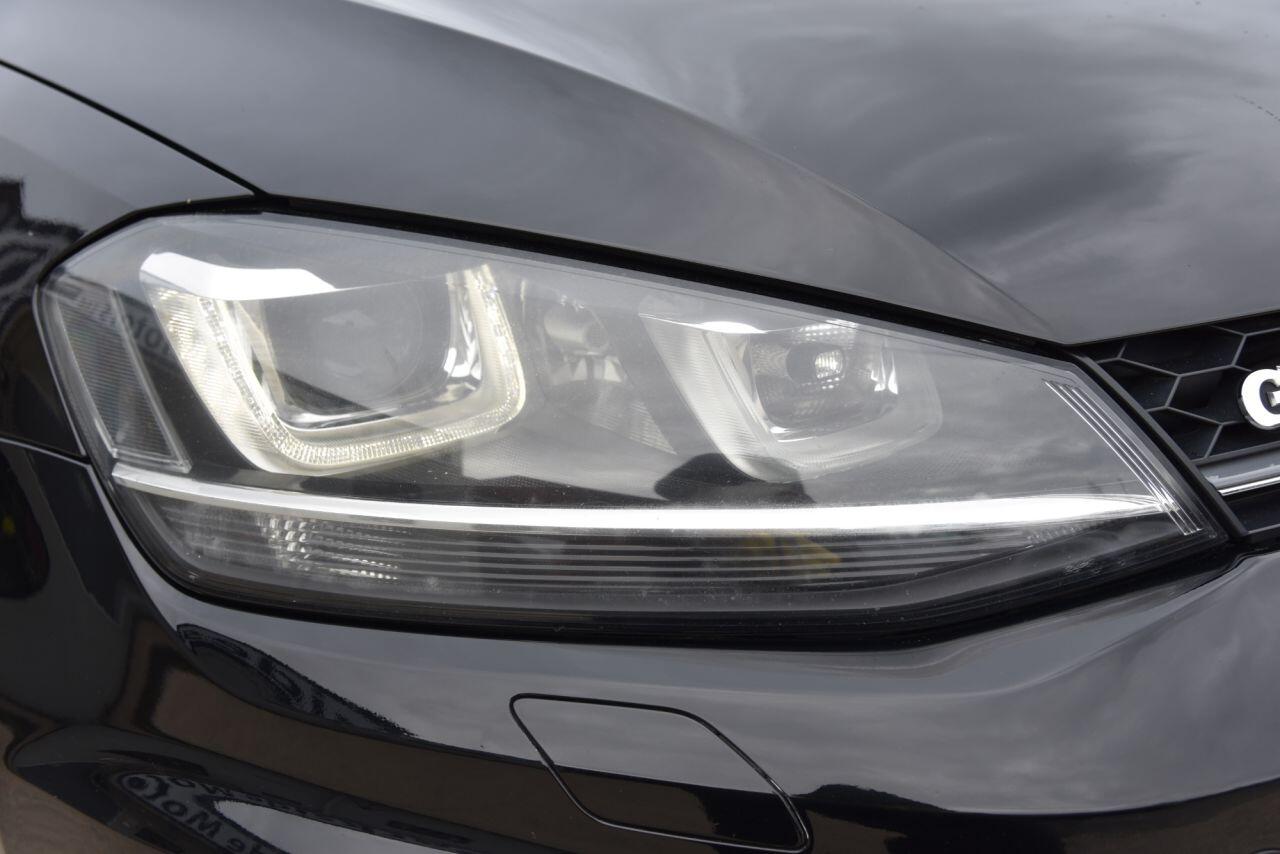 Volkswagen Golf view 10