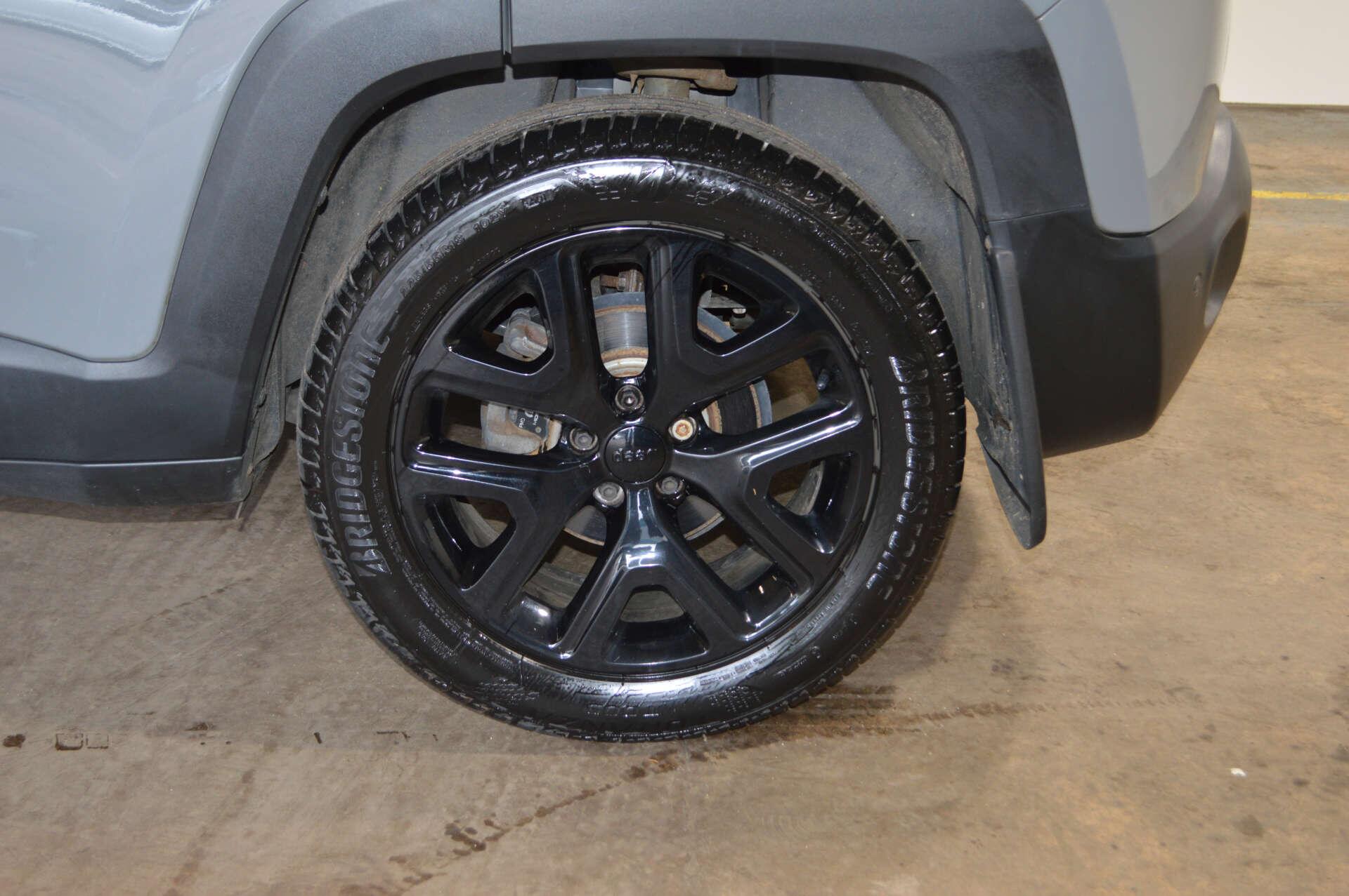Jeep Renegade view 25
