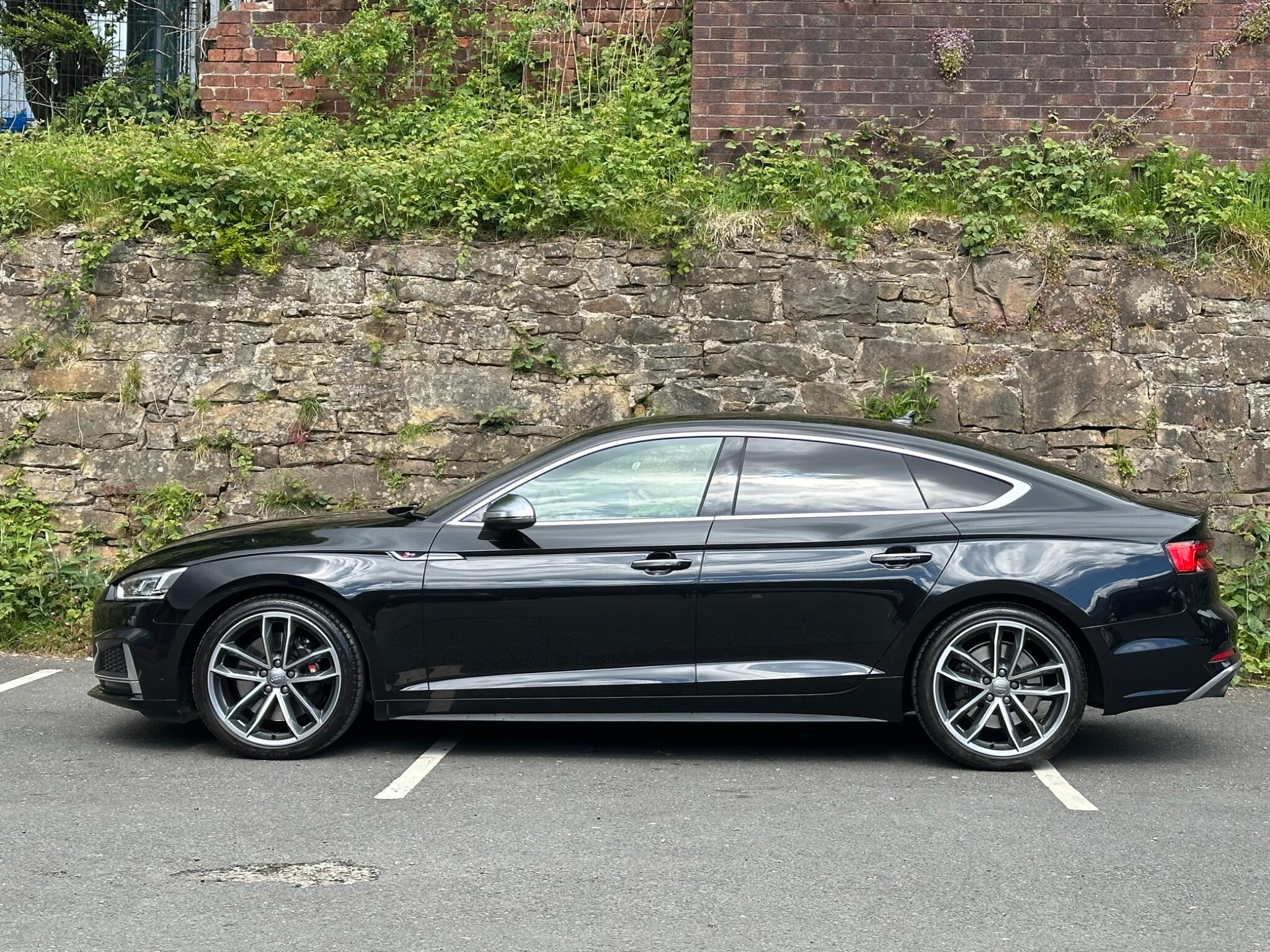 Audi S5 view 5