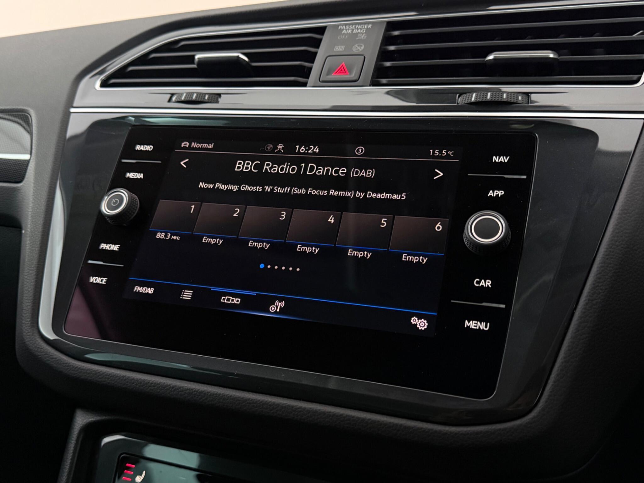 Volkswagen Tiguan view 25