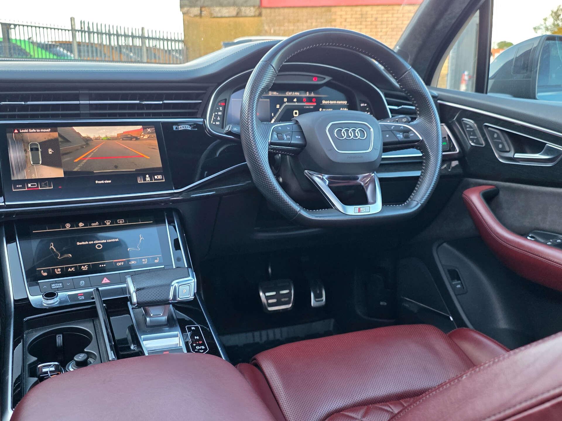 Audi SQ7 view 19