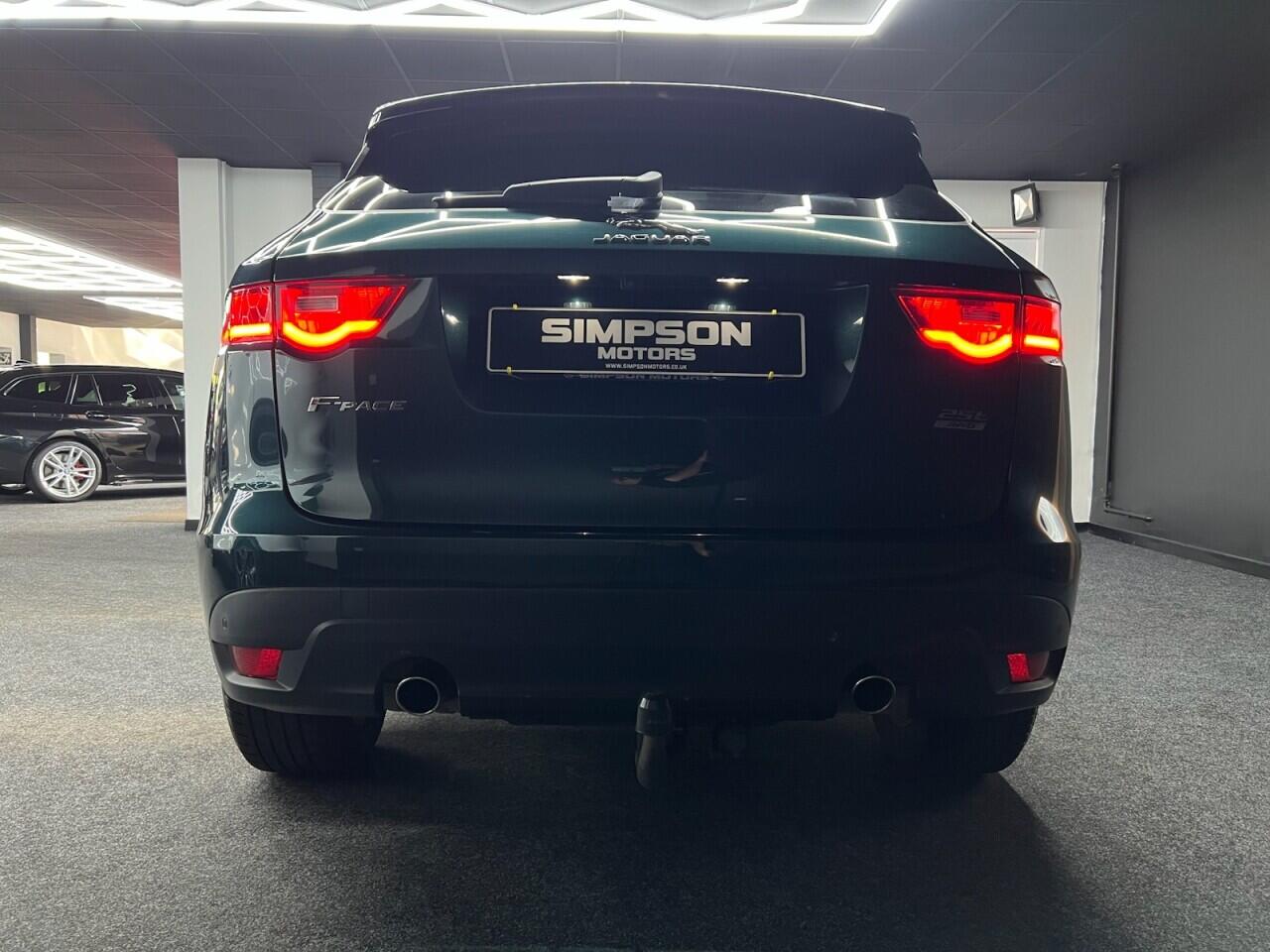 Jaguar F-Pace view 10